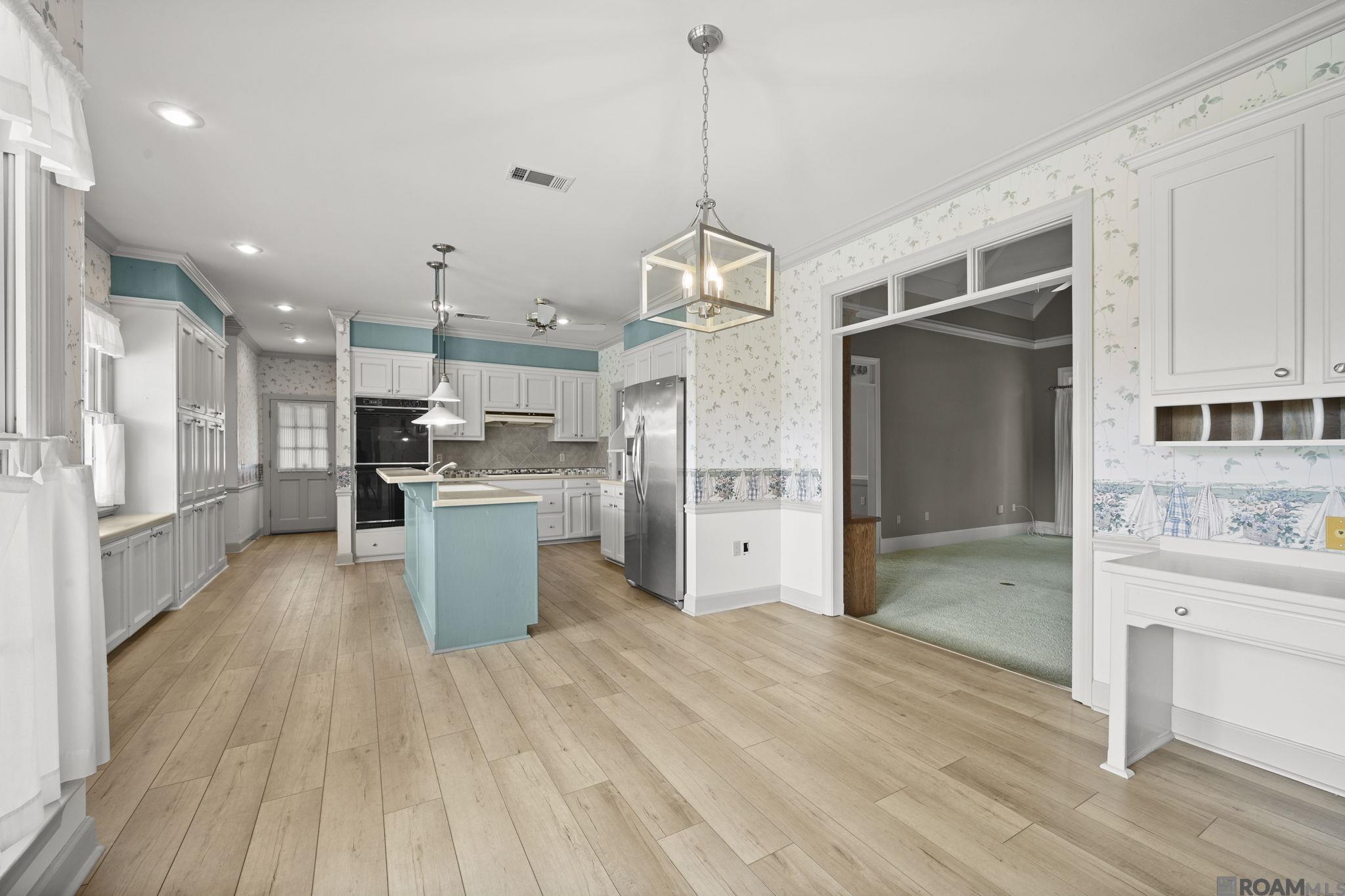 12511 S Lake Sherwood Ave, Baton Rouge, LA, 70816