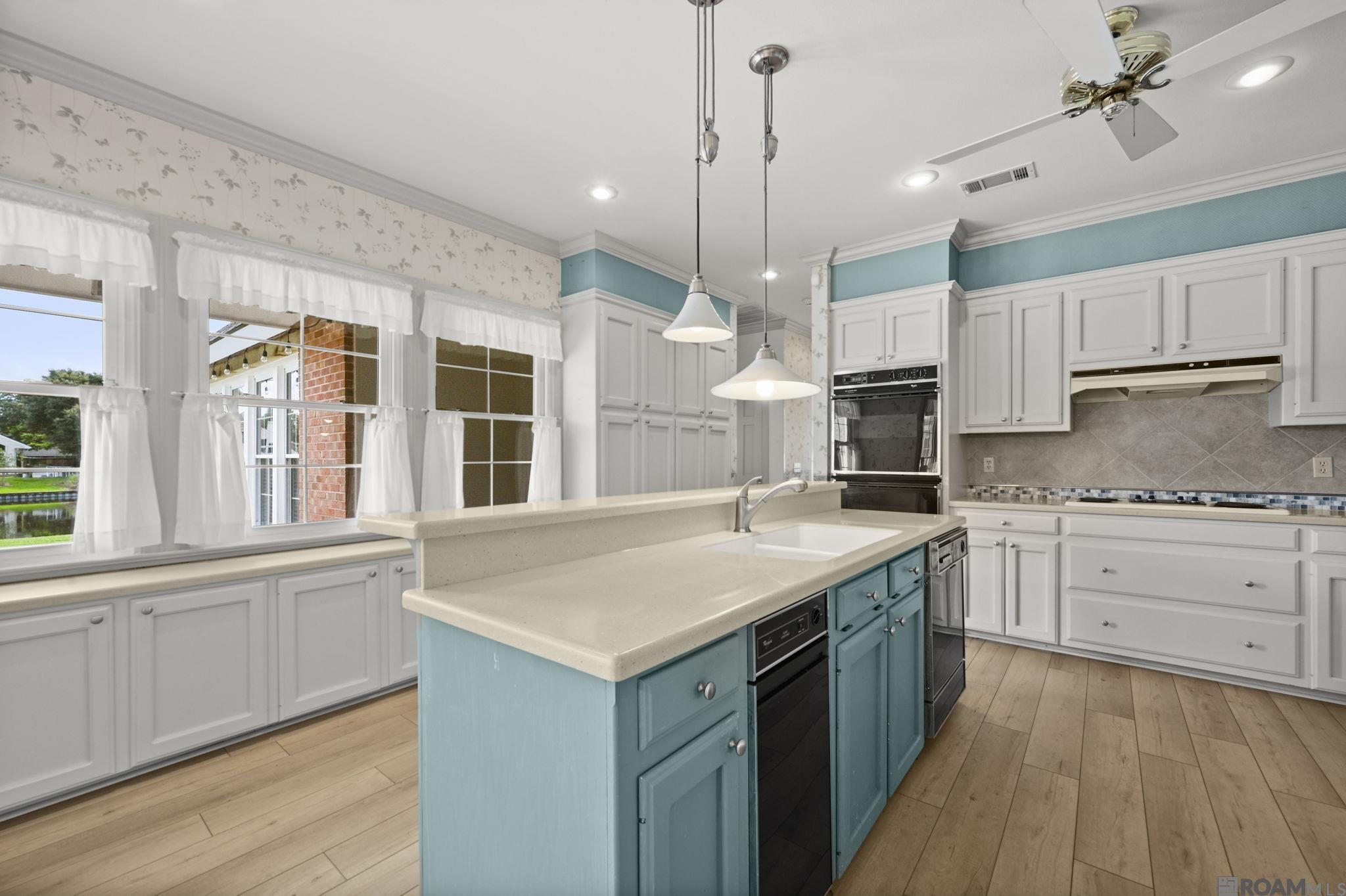 12511 S Lake Sherwood Ave, Baton Rouge, LA, 70816