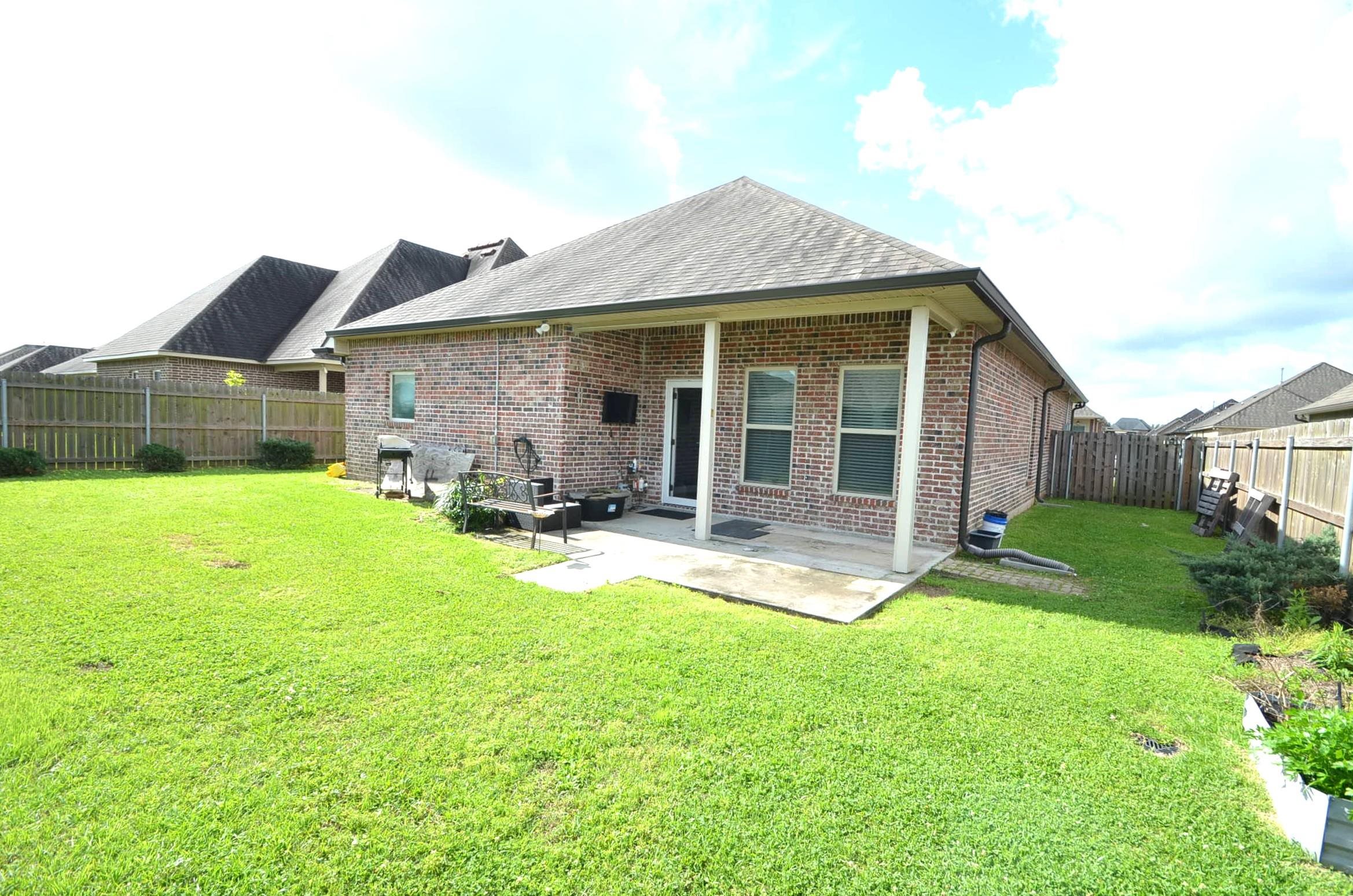 125 Red Maple Dr, Gray, LA, 70359