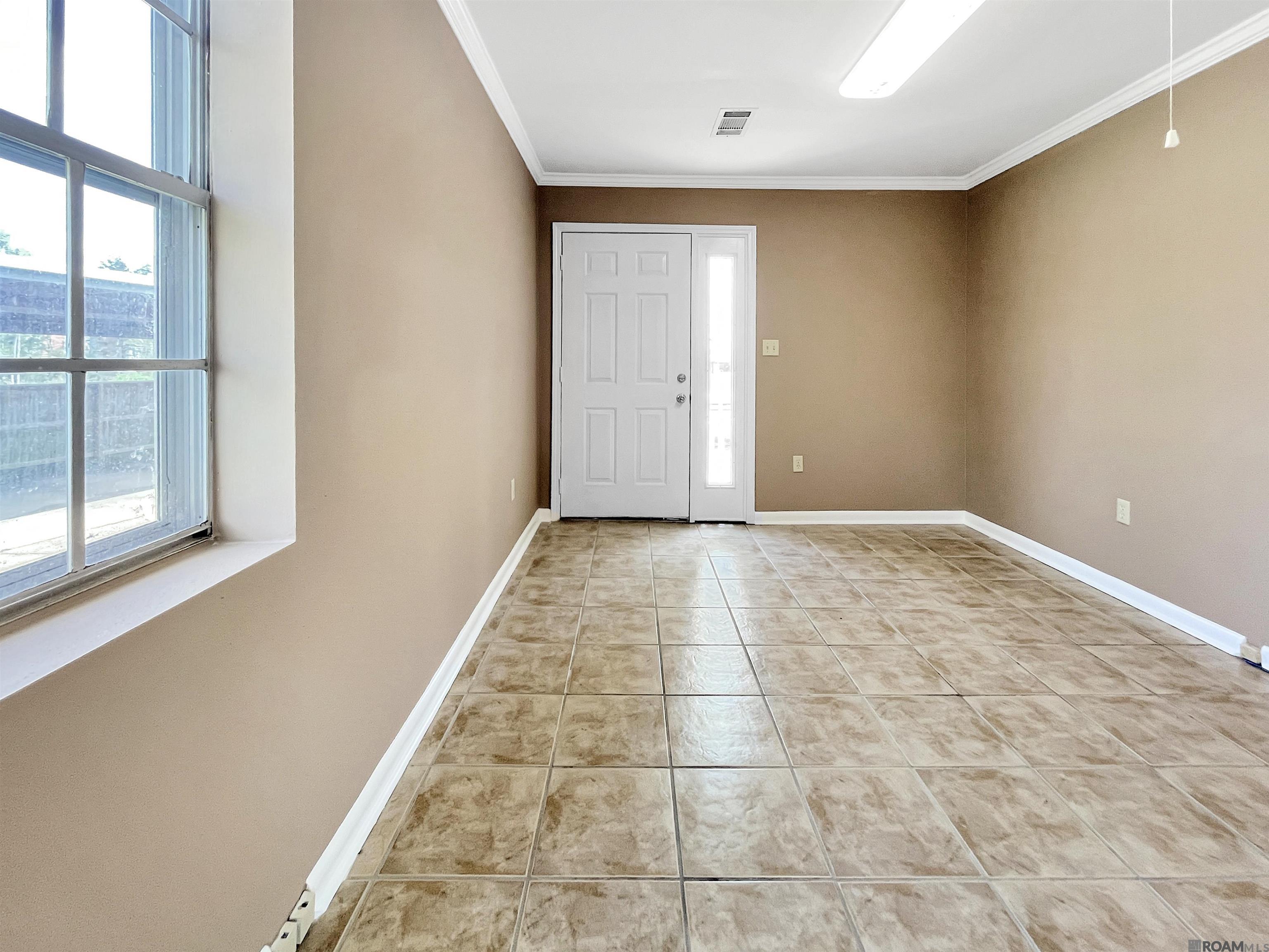 8115 Vincent Rd, Denham Springs, LA, 70726