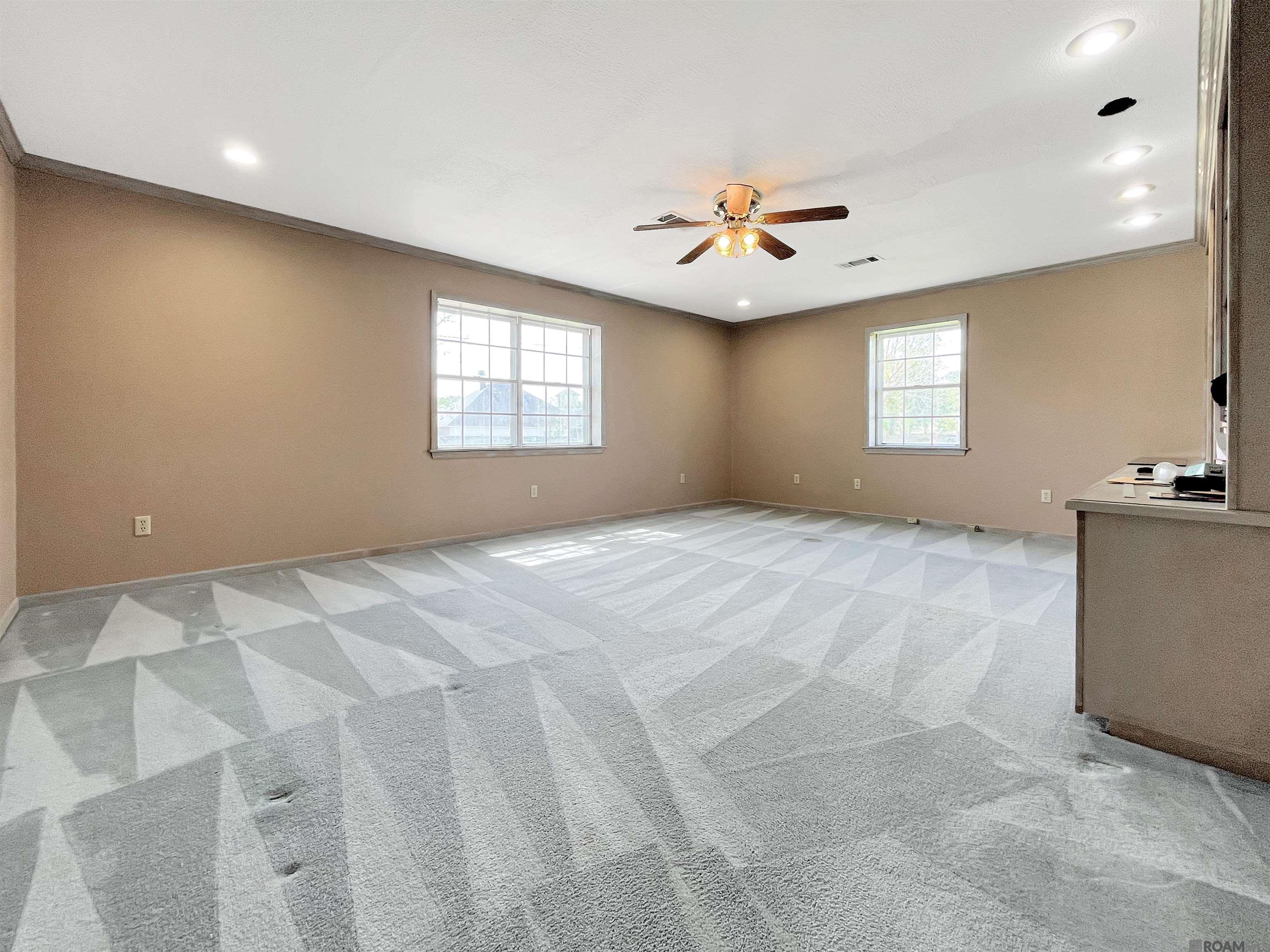 8115 Vincent Rd, Denham Springs, LA, 70726