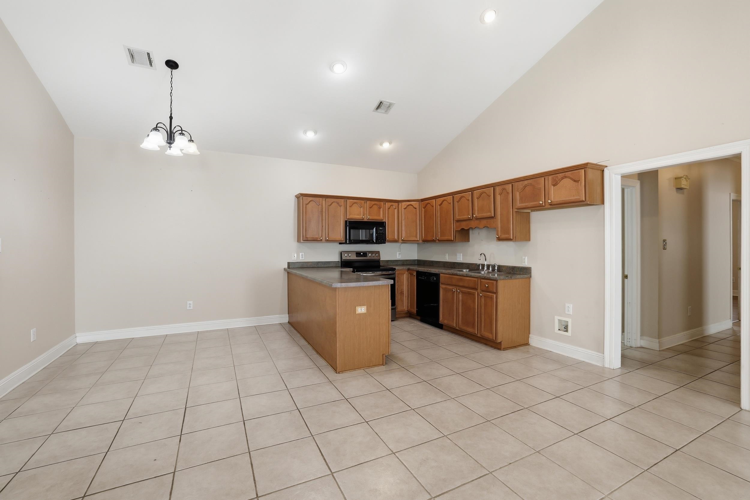 110 Magnolia Courtyard, Houma, LA, 70364