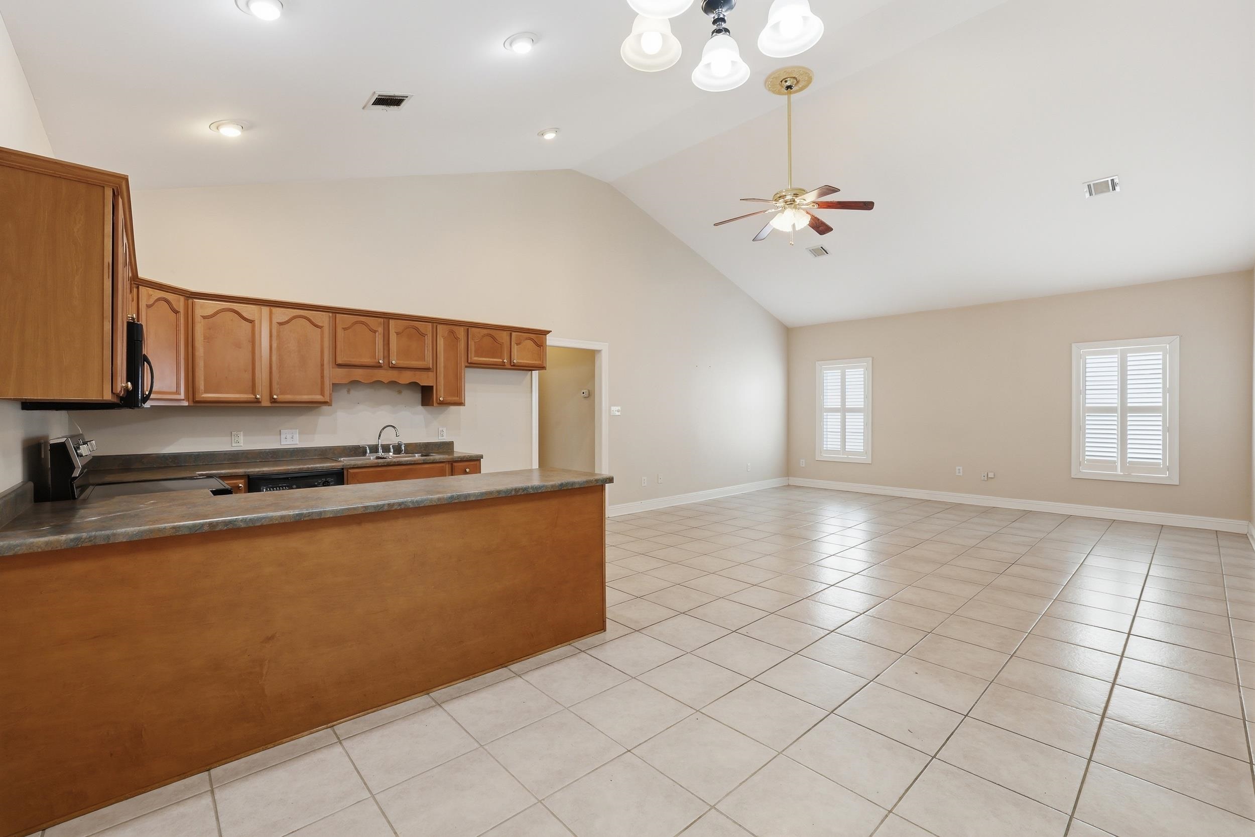 110 Magnolia Courtyard, Houma, LA, 70364