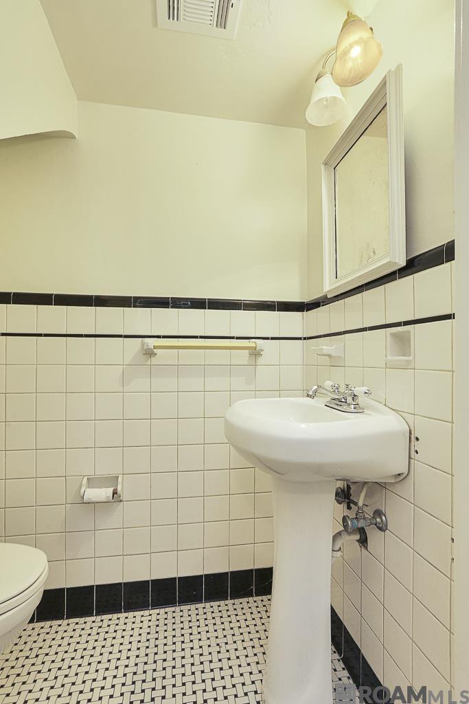 1233 Perkins Rd, Baton Rouge, LA, 70806