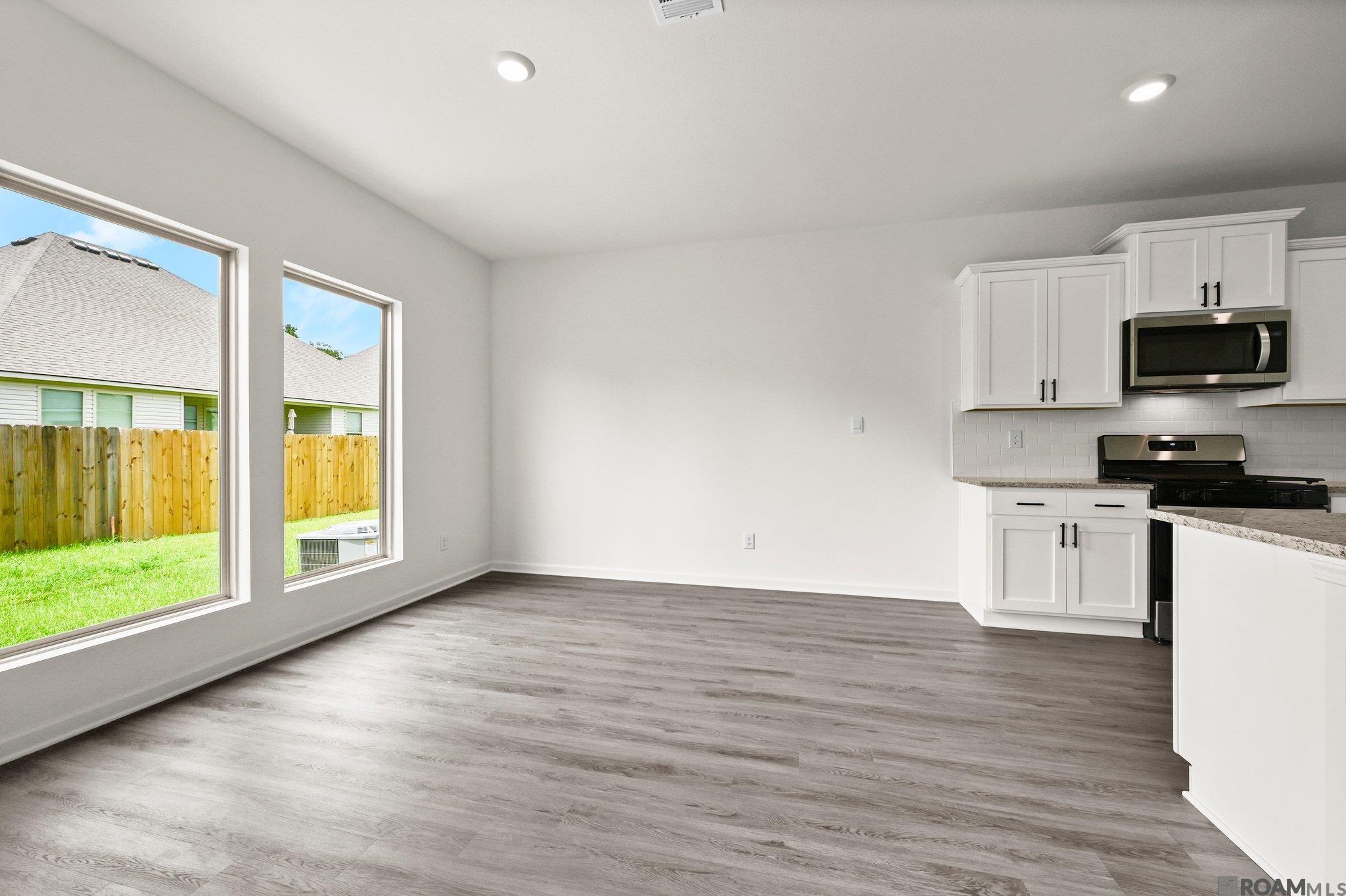 13325 Sawmill Dr, Central, LA, 70818