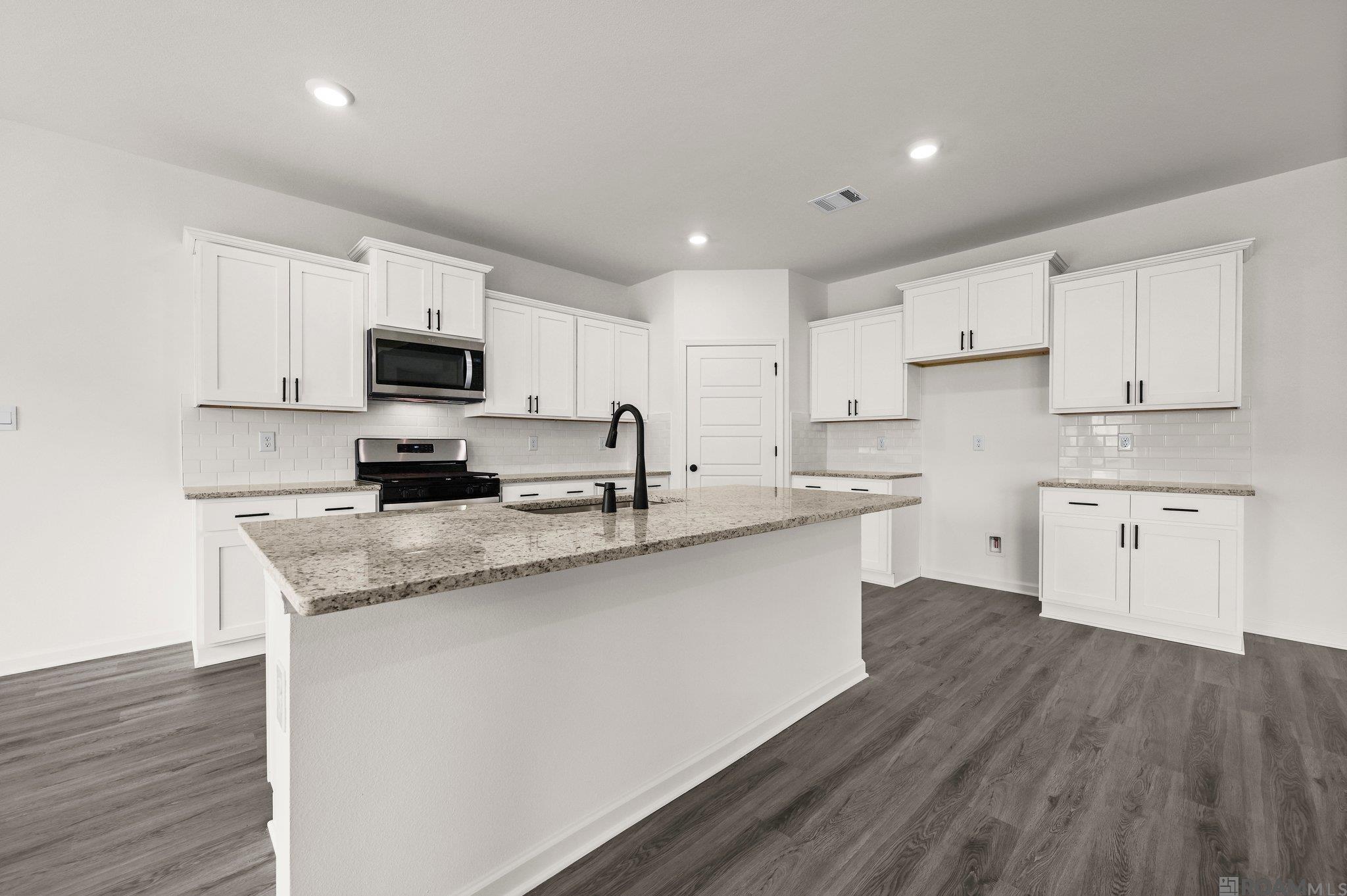 13325 Sawmill Dr, Central, LA, 70818