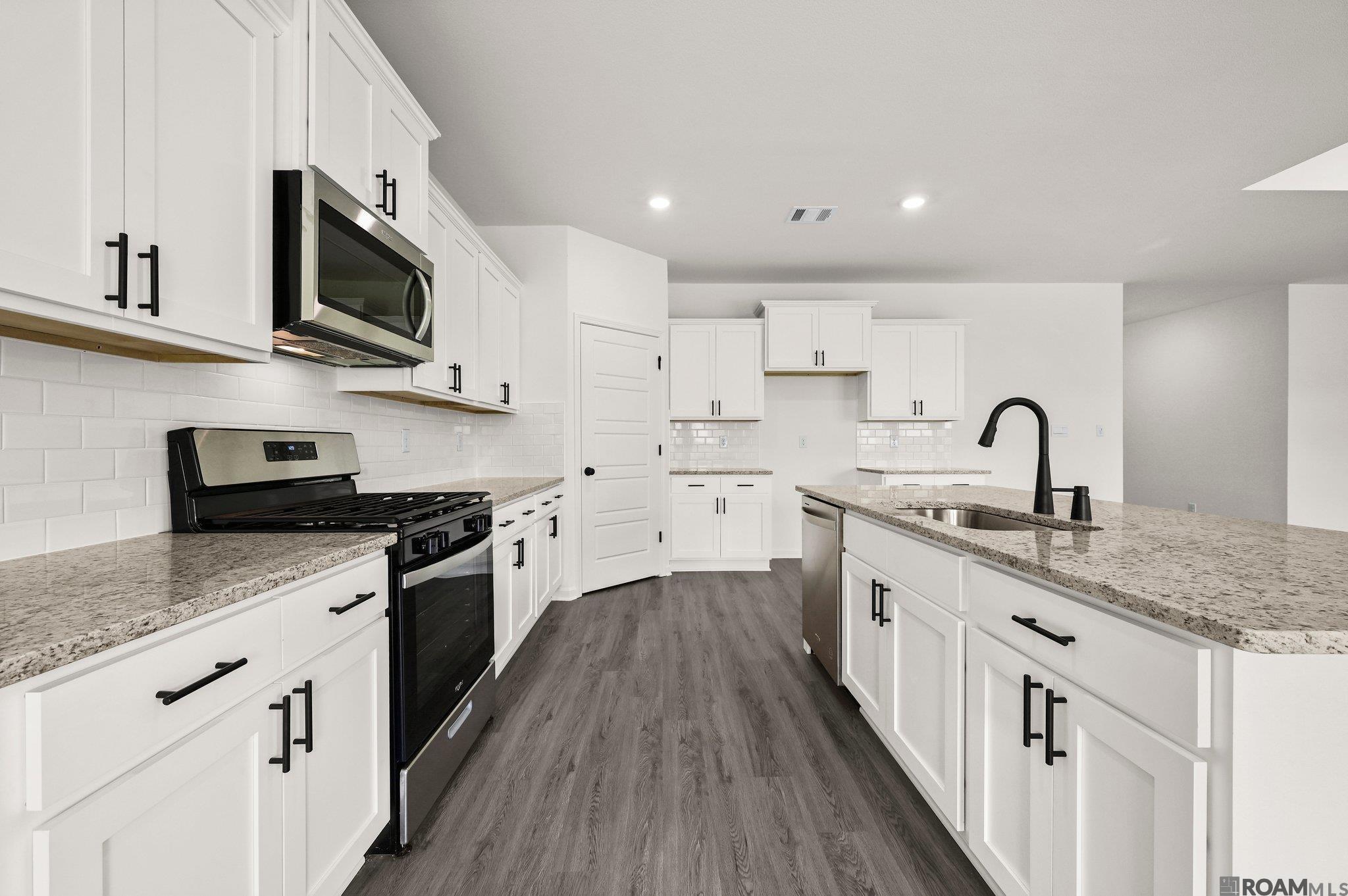 13325 Sawmill Dr, Central, LA, 70818