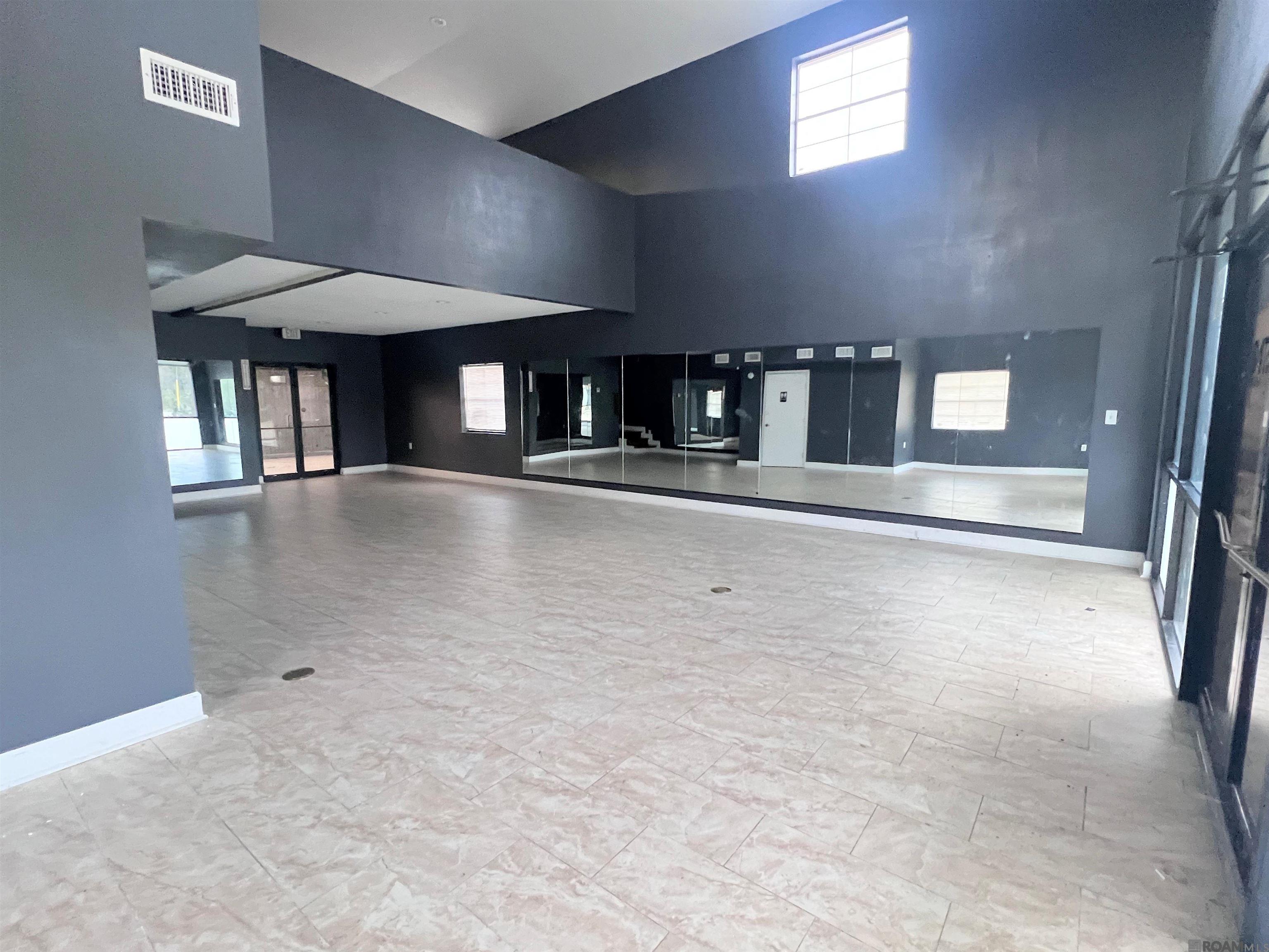 1220 Oneal Ln, Baton Rouge, LA, 70816