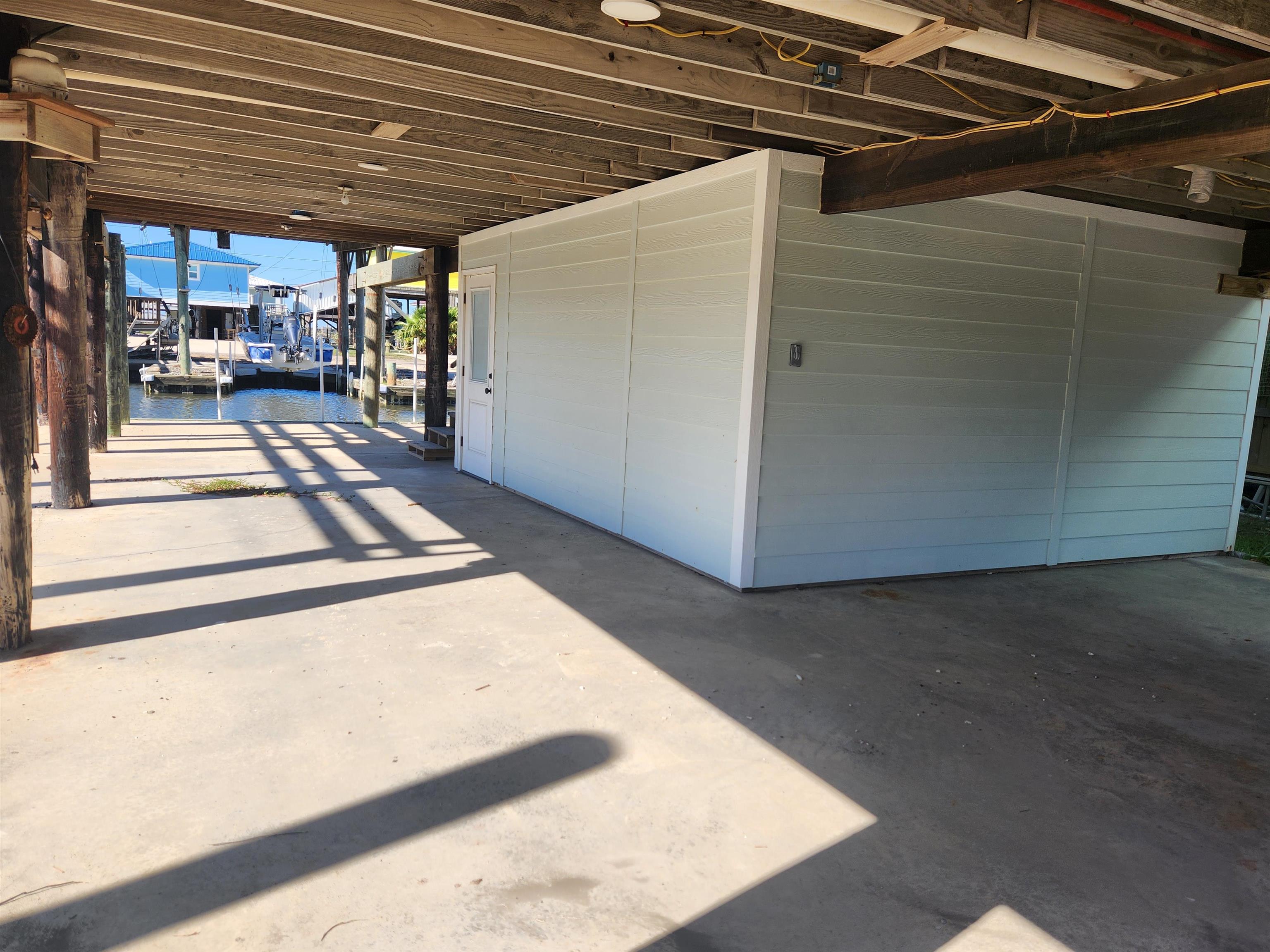 137 Memory Ln, Grand Isle, LA, 70358