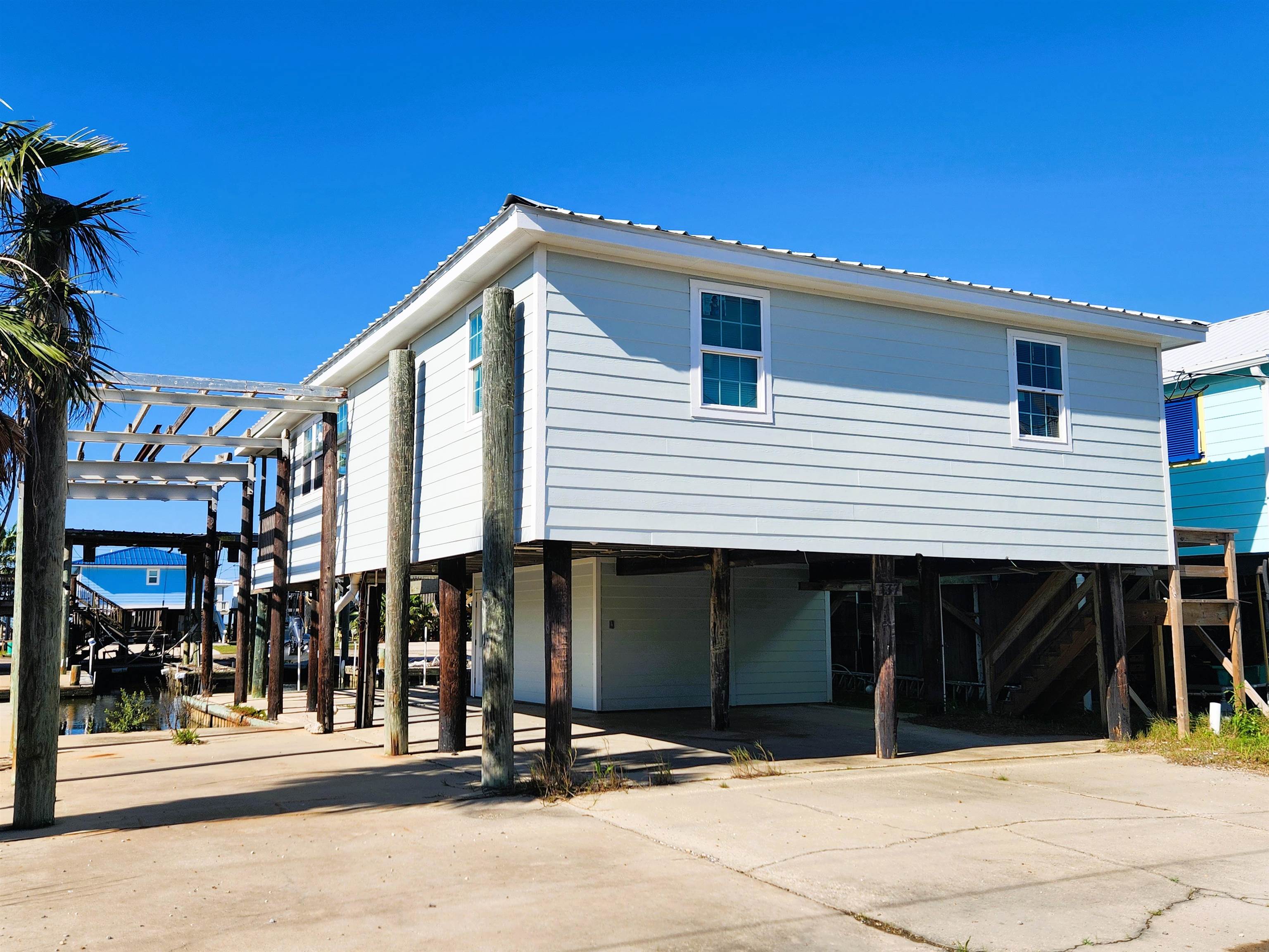 137 Memory Ln, Grand Isle, LA, 70358
