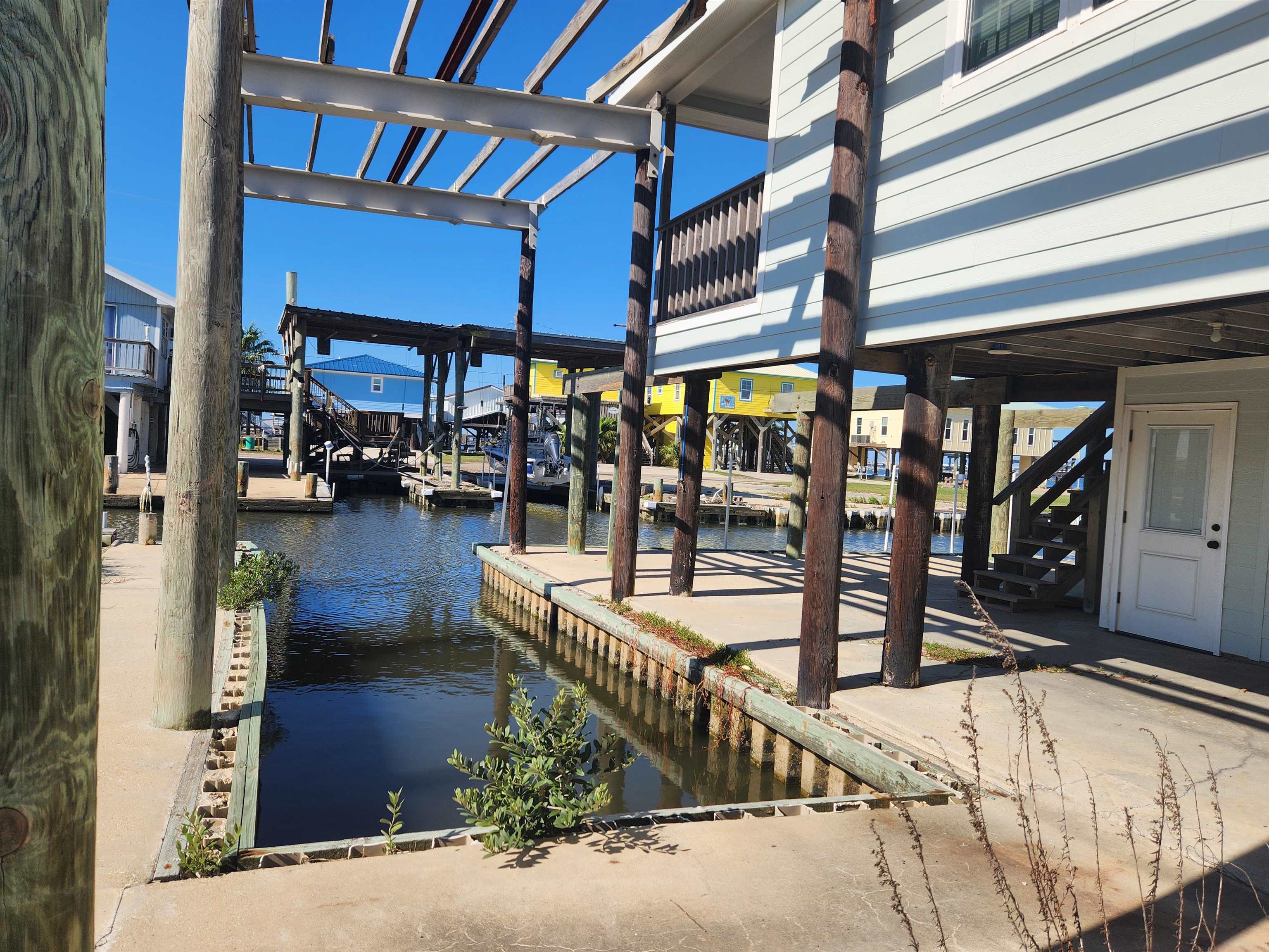 137 Memory Ln, Grand Isle, LA, 70358