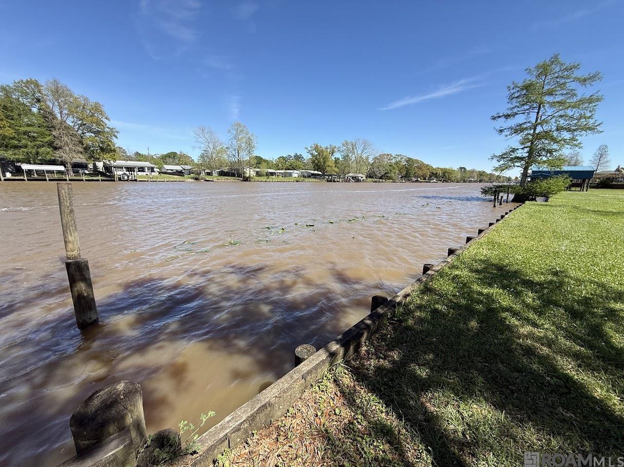 13224 Bayou Terrace Dr, St Amant, LA, 70774