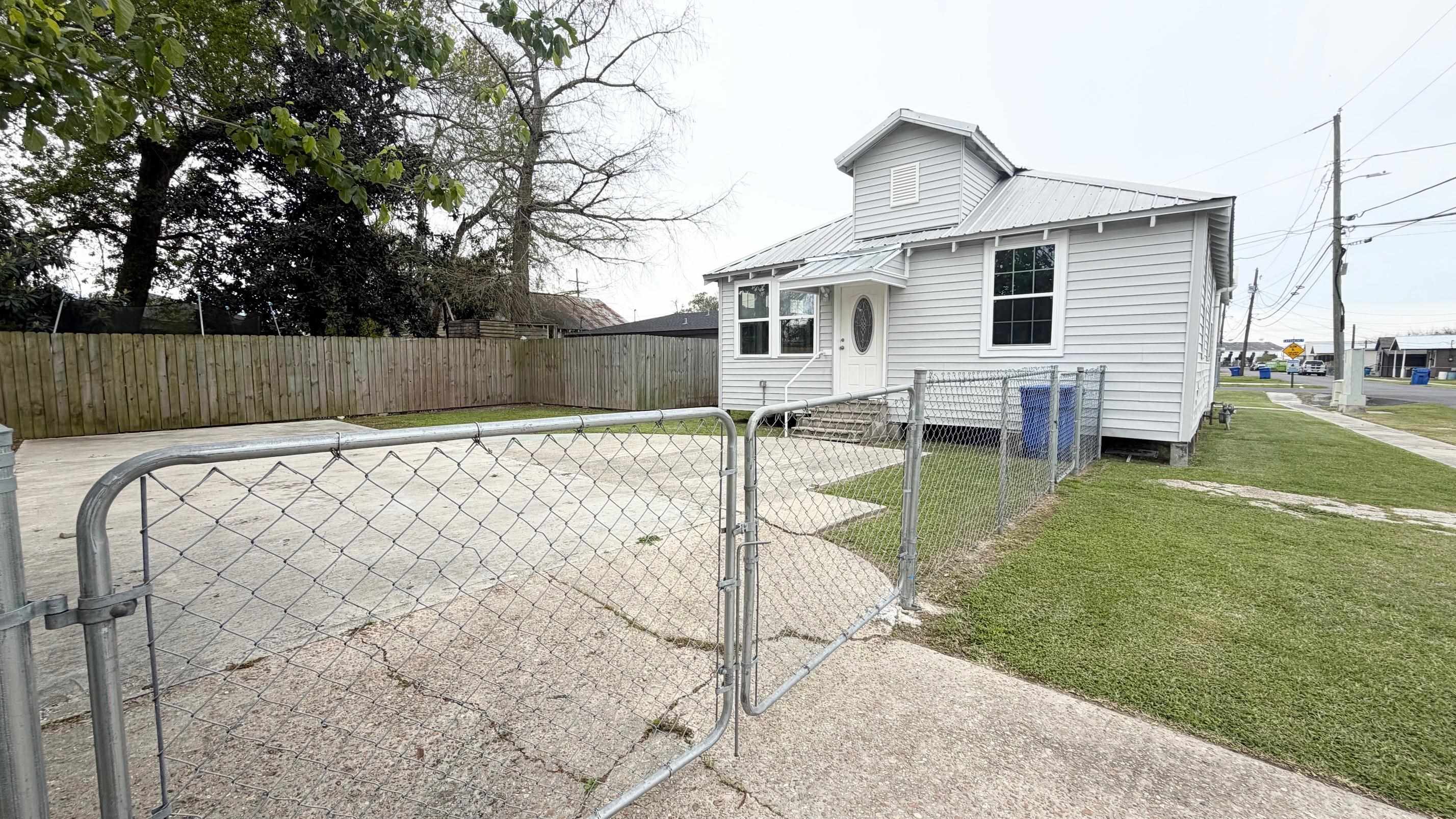 1015 Lafourche Drive, Thibodaux, LA, 70301