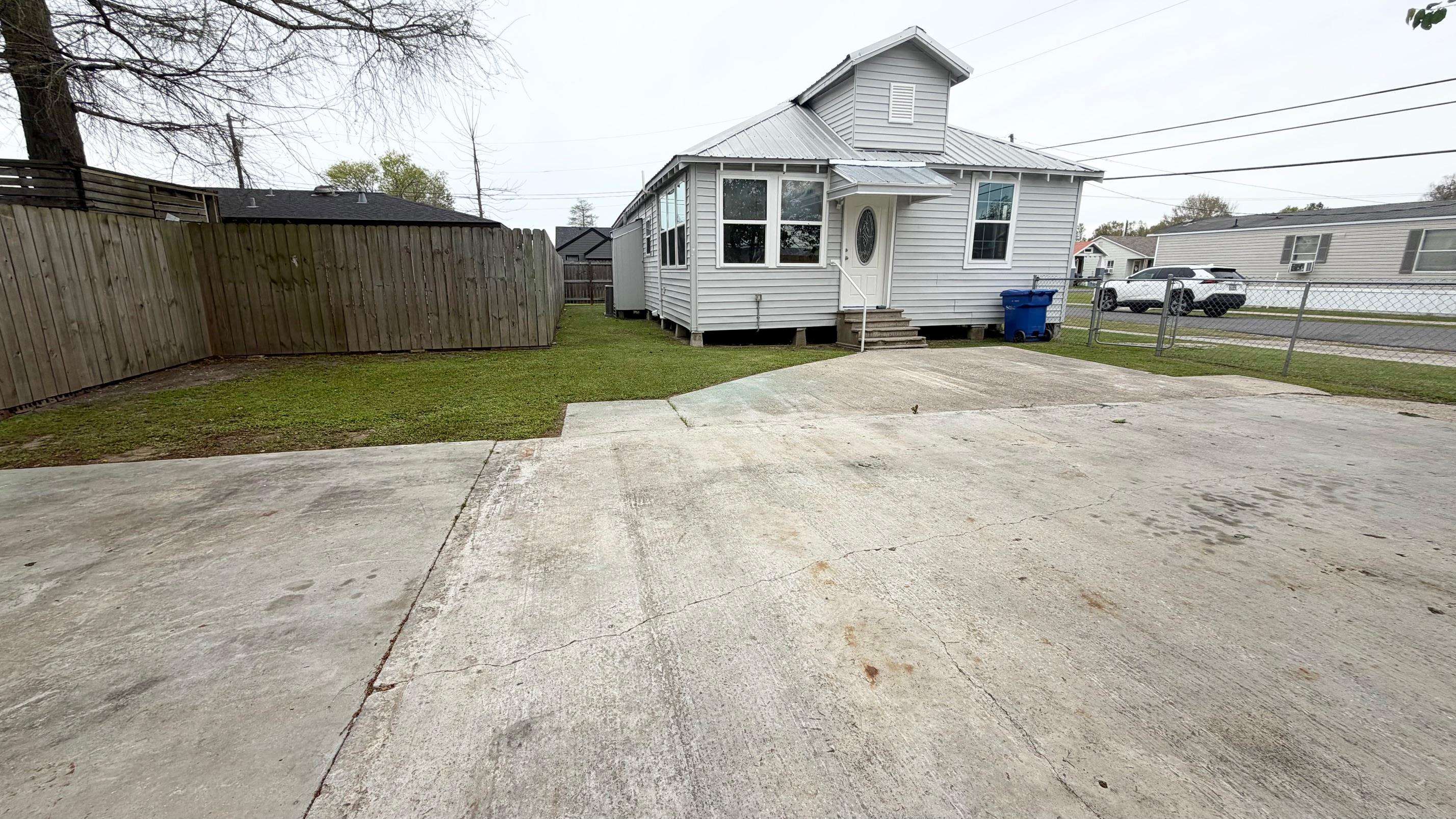 1015 Lafourche Drive, Thibodaux, LA, 70301