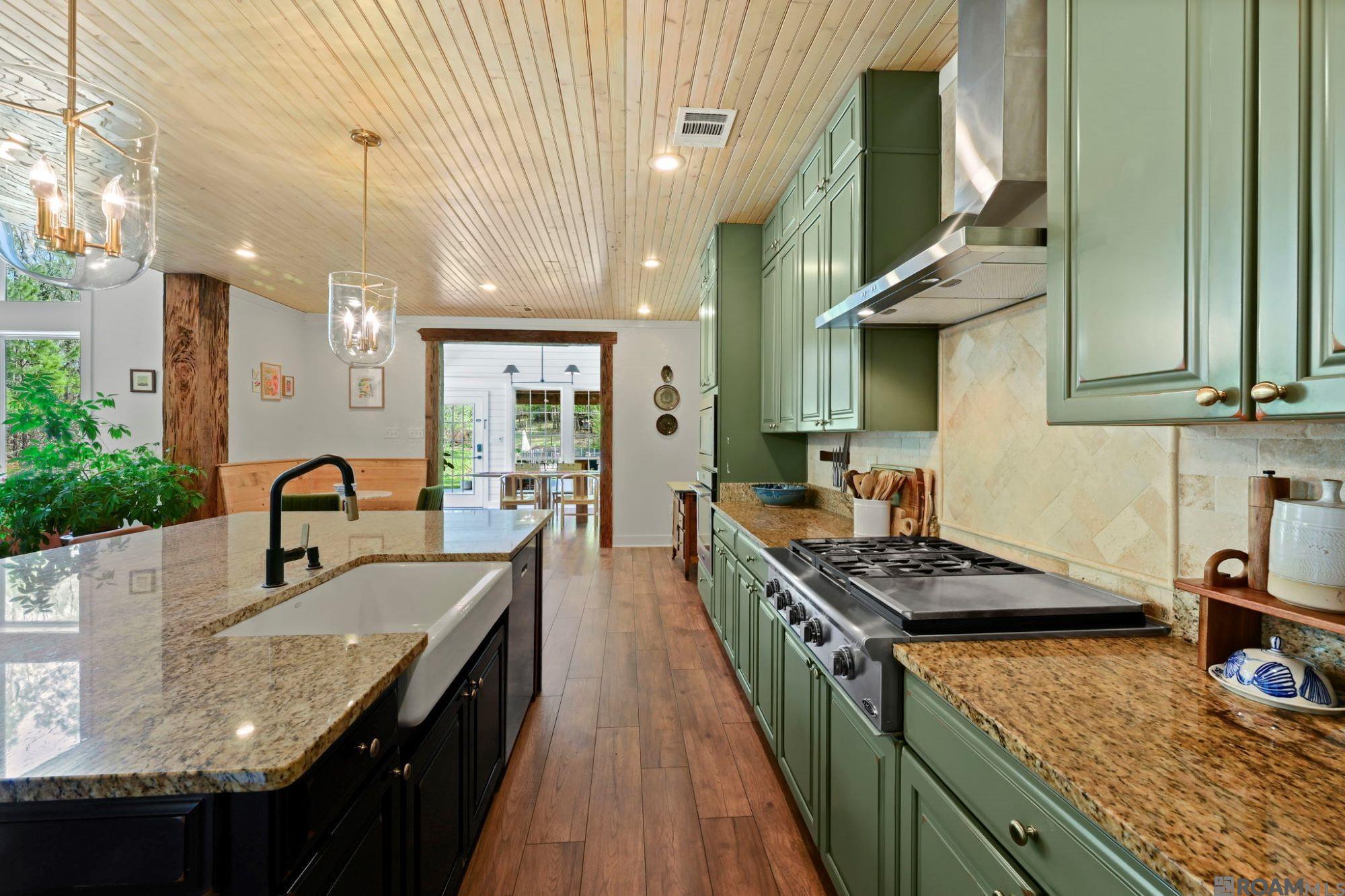 7596 Tunica Trace, St Francisville, LA, 70775