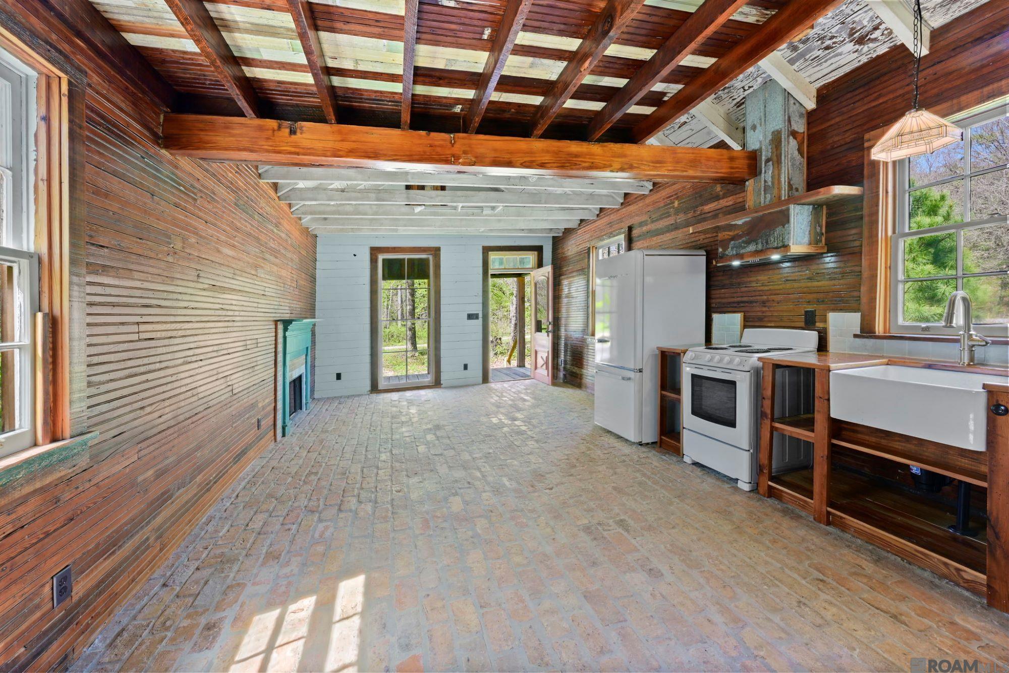 7596 Tunica Trace, St Francisville, LA, 70775