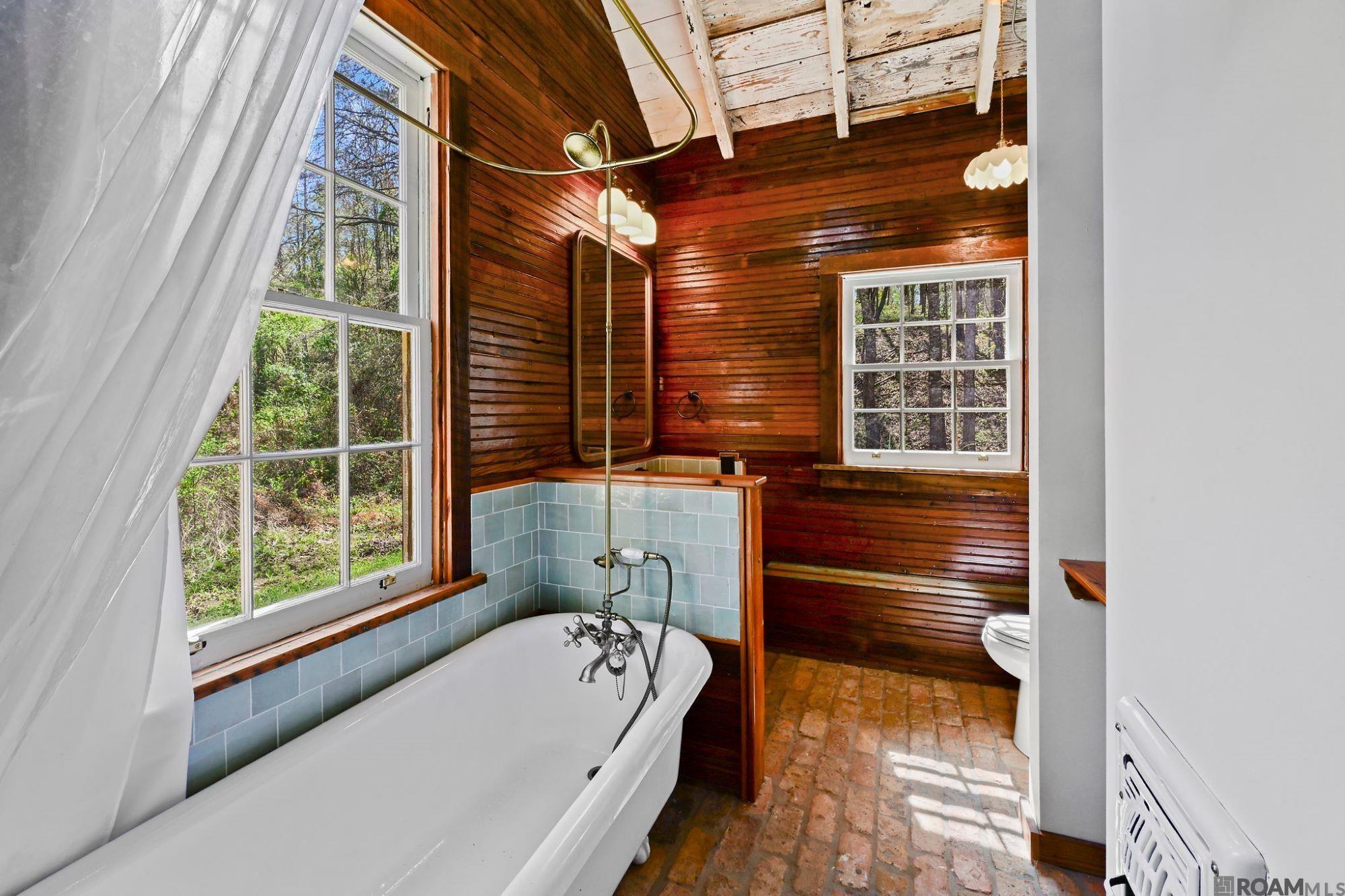 7596 Tunica Trace, St Francisville, LA, 70775