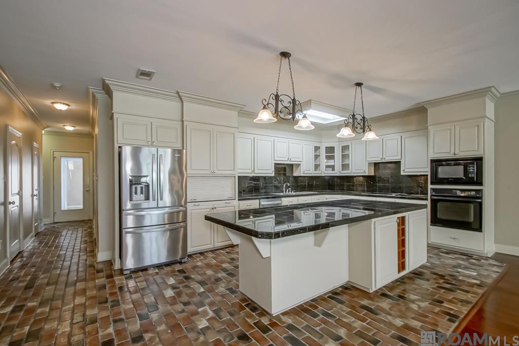 2321 Shadowbrook Dr, Baton Rouge, LA, 70816