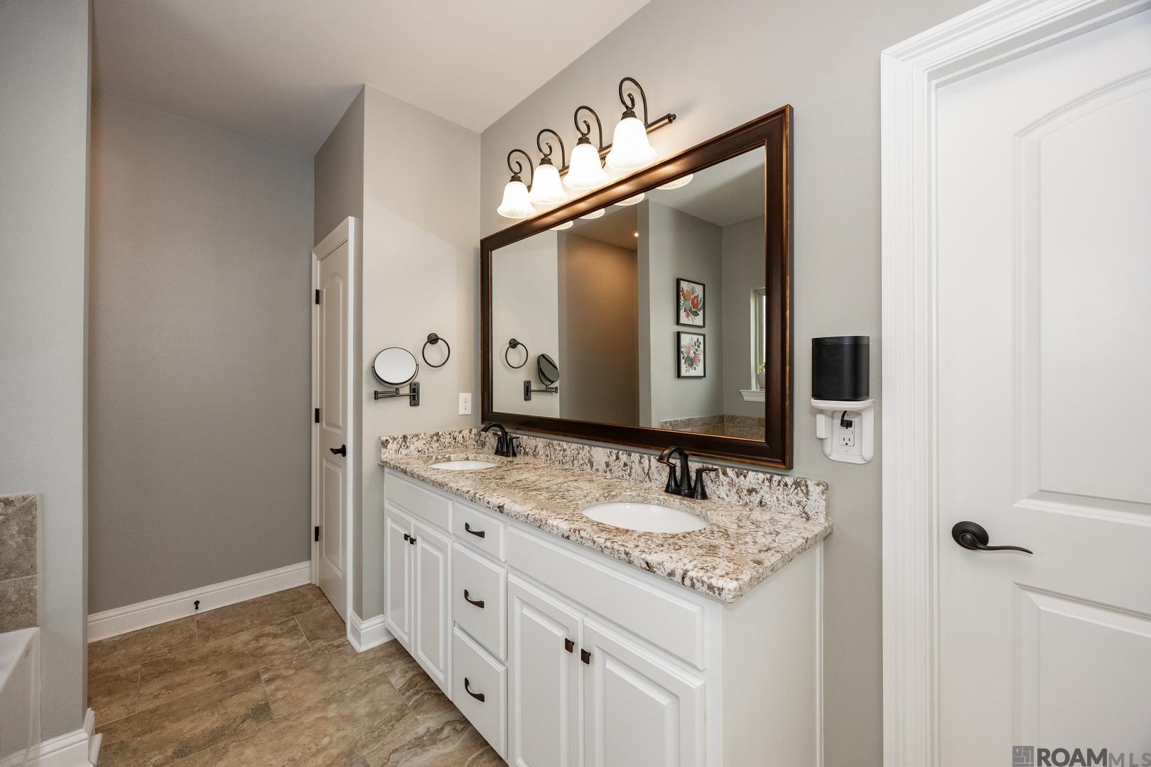 812 Beaumont Dr, Gonzales, LA, 70737