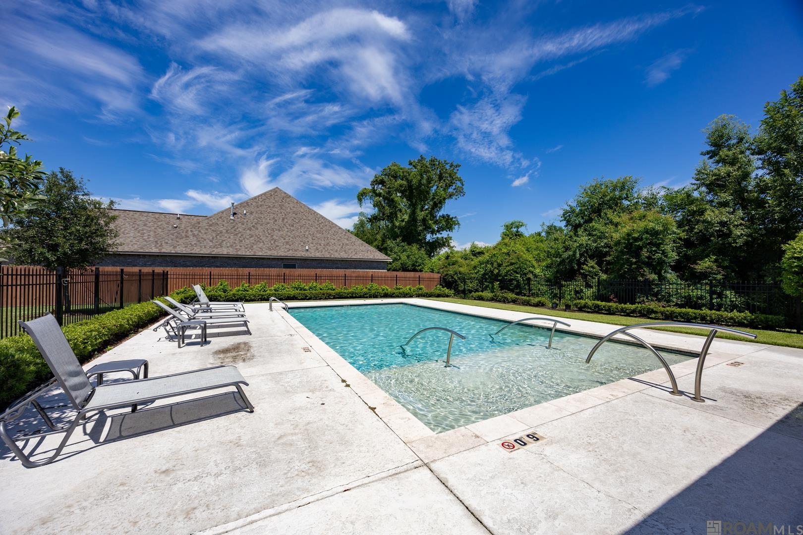 812 Beaumont Dr, Gonzales, LA, 70737