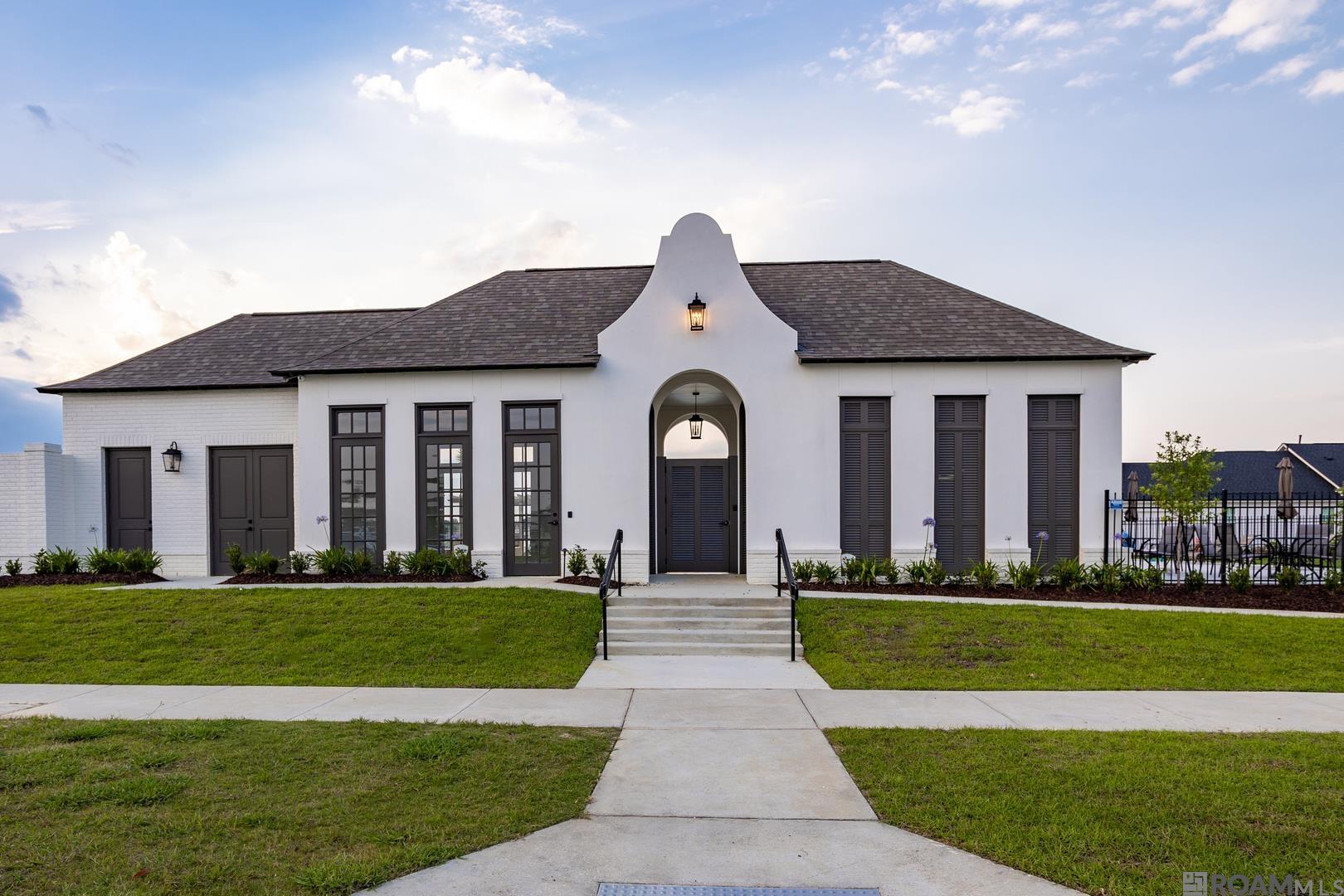 812 Beaumont Dr, Gonzales, LA, 70737