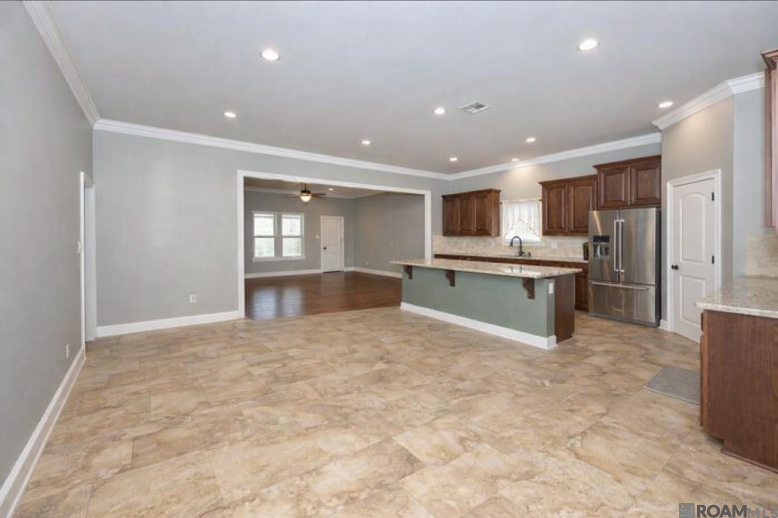 812 Beaumont Dr, Gonzales, LA, 70737