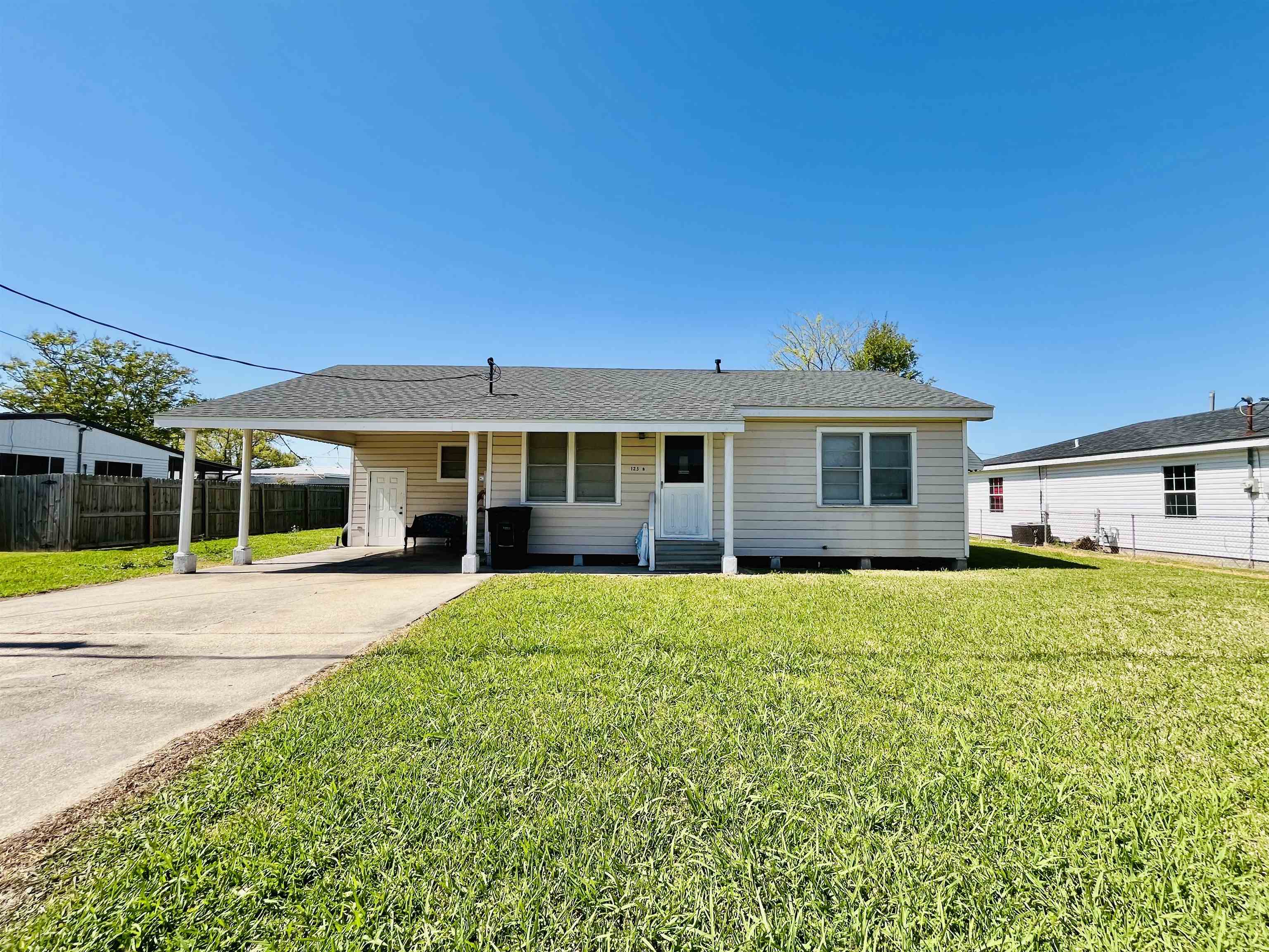 9815 Adam Dr, Denham Springs, LA, 70726