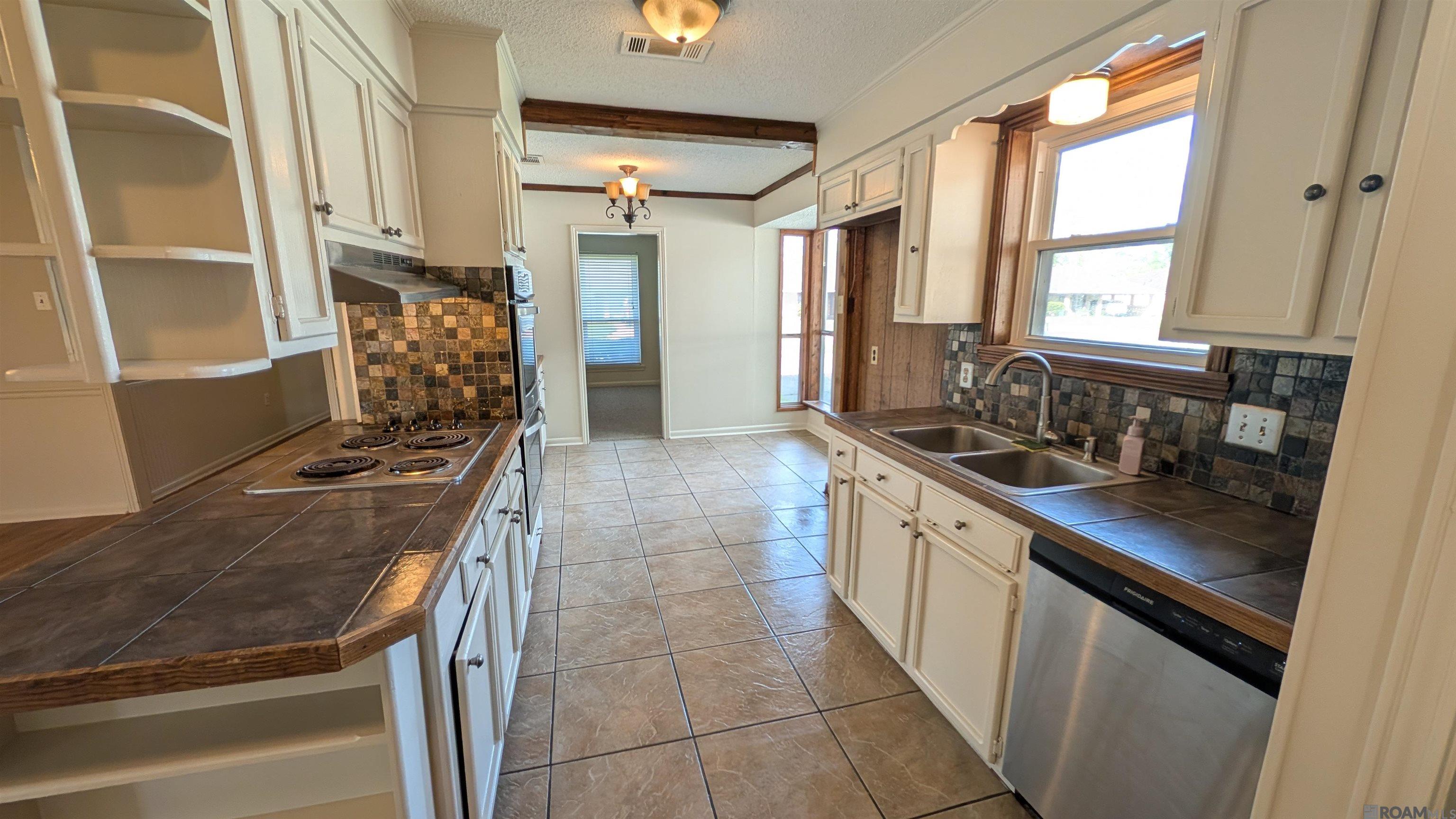 13702 Calcasieu Ave, Central, LA, 70818