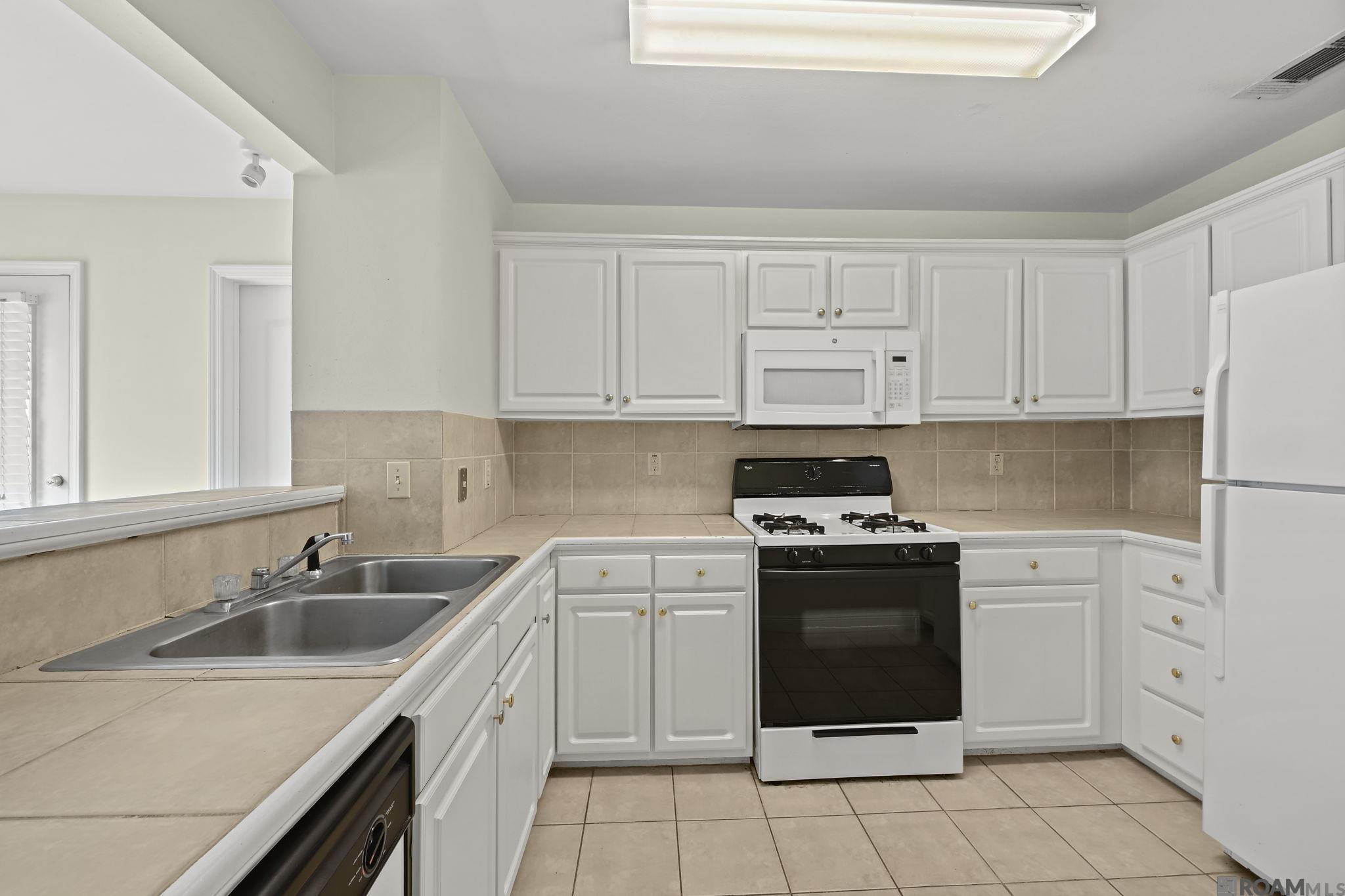 5147 Nicholson Dr UNIT 68, Baton Rouge, LA, 70820