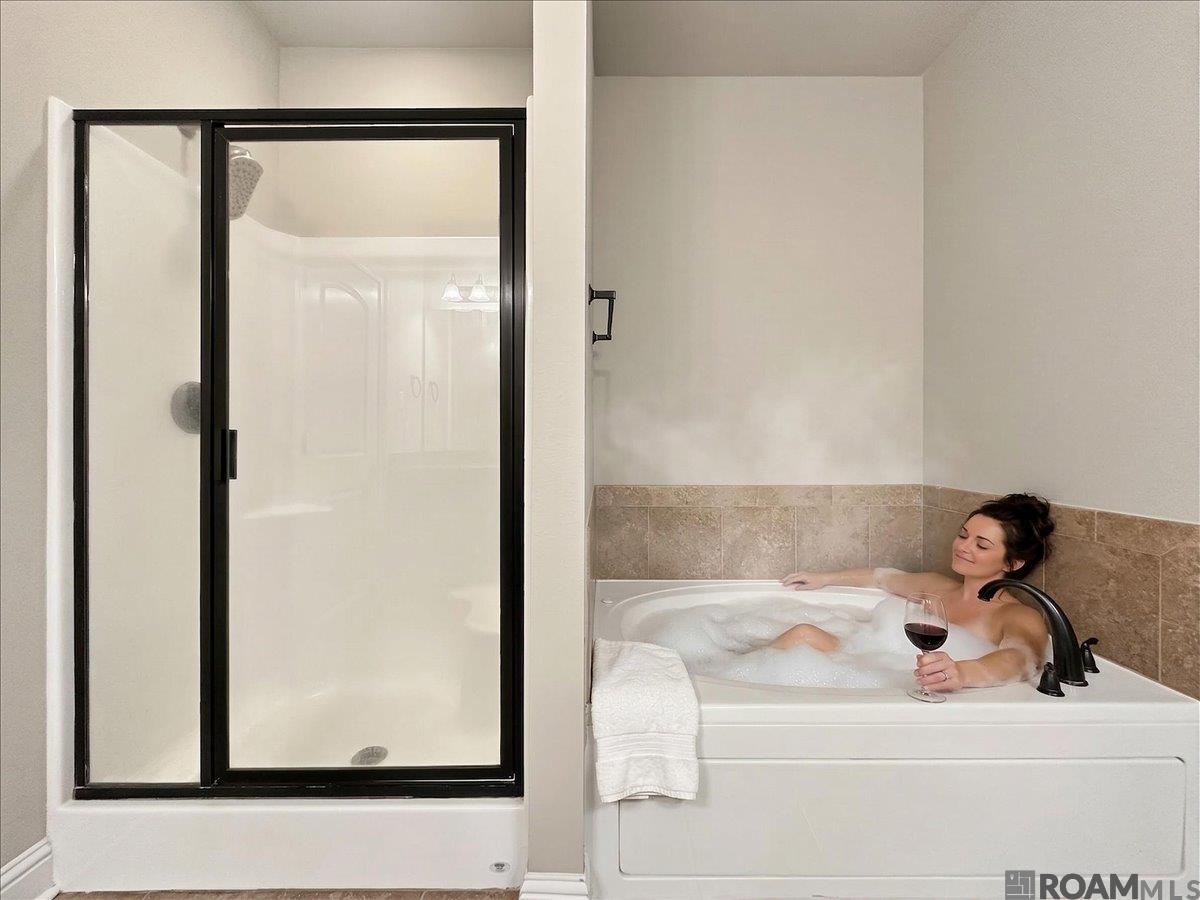 39320 St Charles Ave, Gonzales, LA, 70737