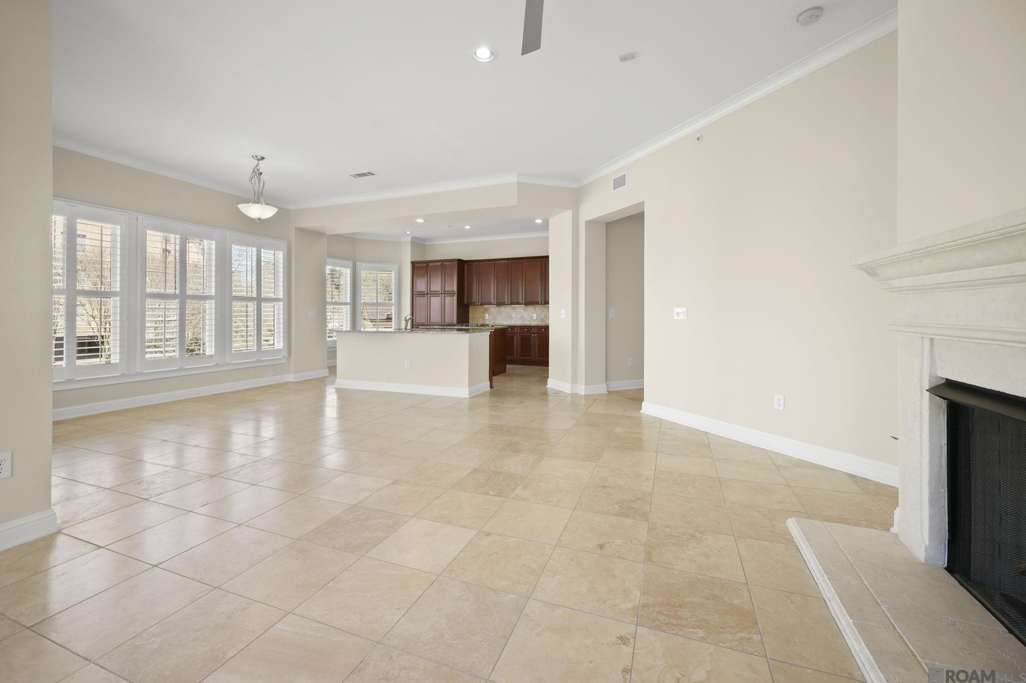 998 Stanford Ave UNIT 203, Baton Rouge, LA, 70808