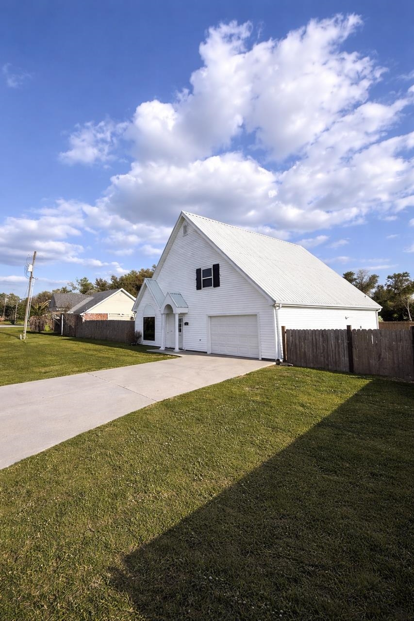 135 Sleepy Hollow Court, Schriever, LA, 70395