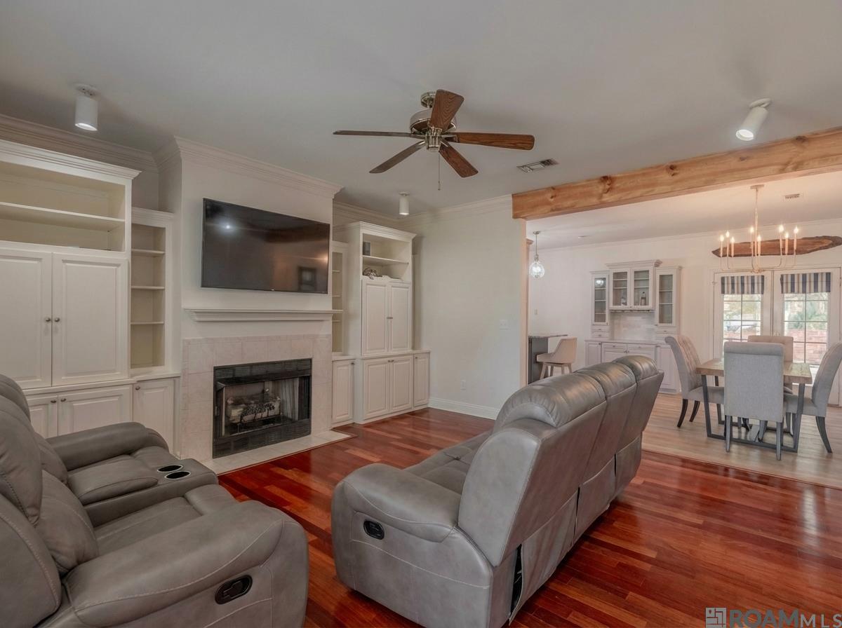 1757 E Nelson St, Gonzales, LA, 70737