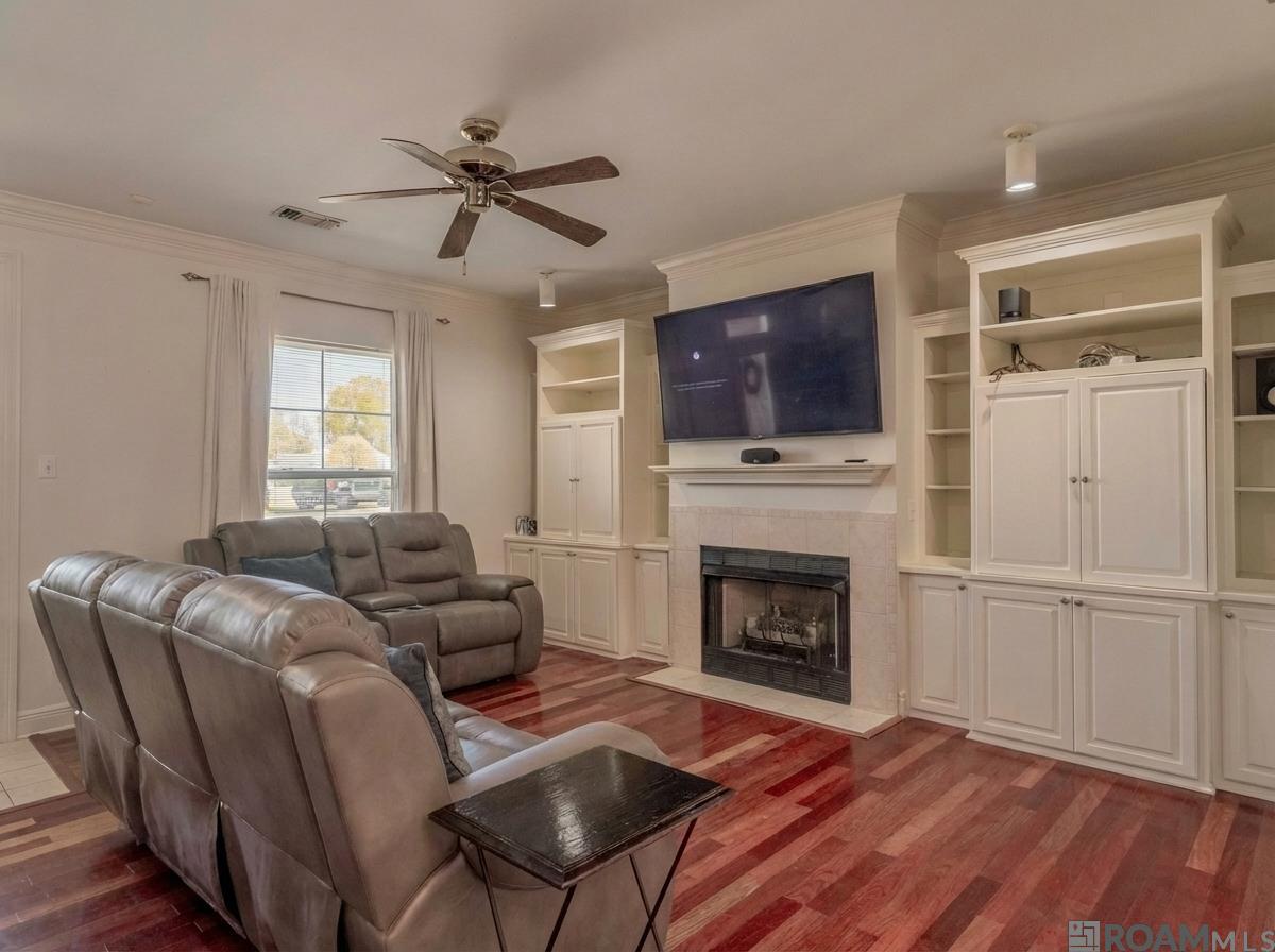 1757 E Nelson St, Gonzales, LA, 70737