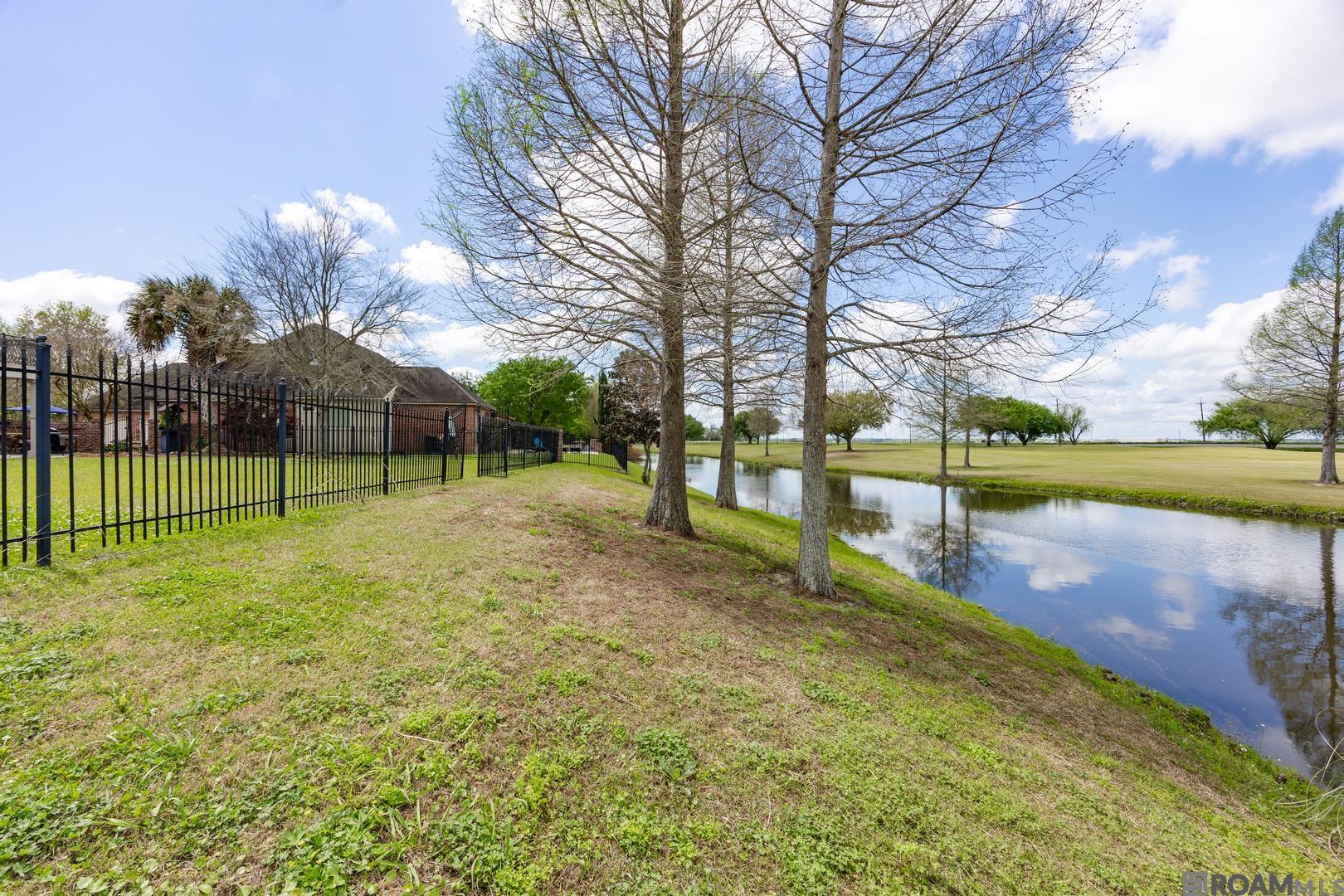 58510 Village Dr, Plaquemine, LA, 70764