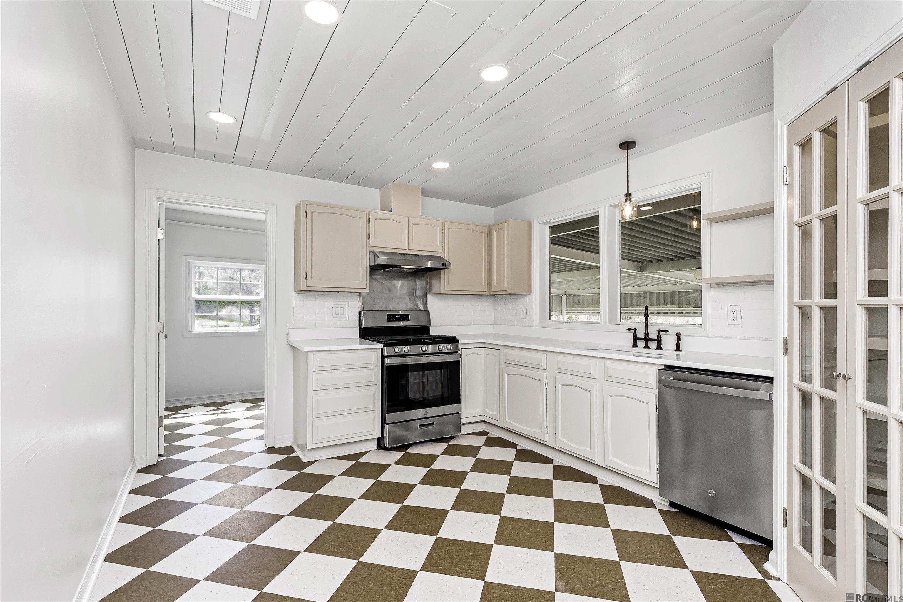 45139 Spellman Wall Rd, Prairieville, LA, 70769