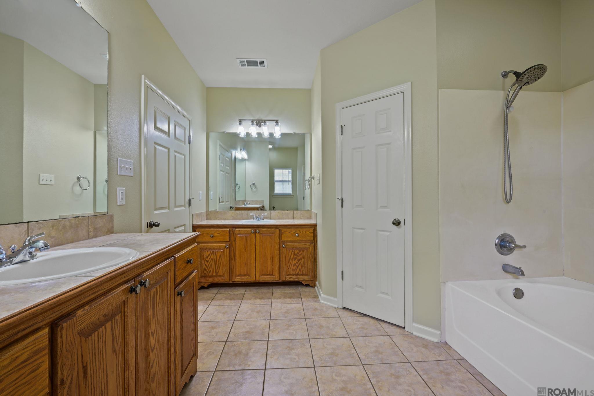 40403 Cross Creek Ave, Gonzales, LA, 70737