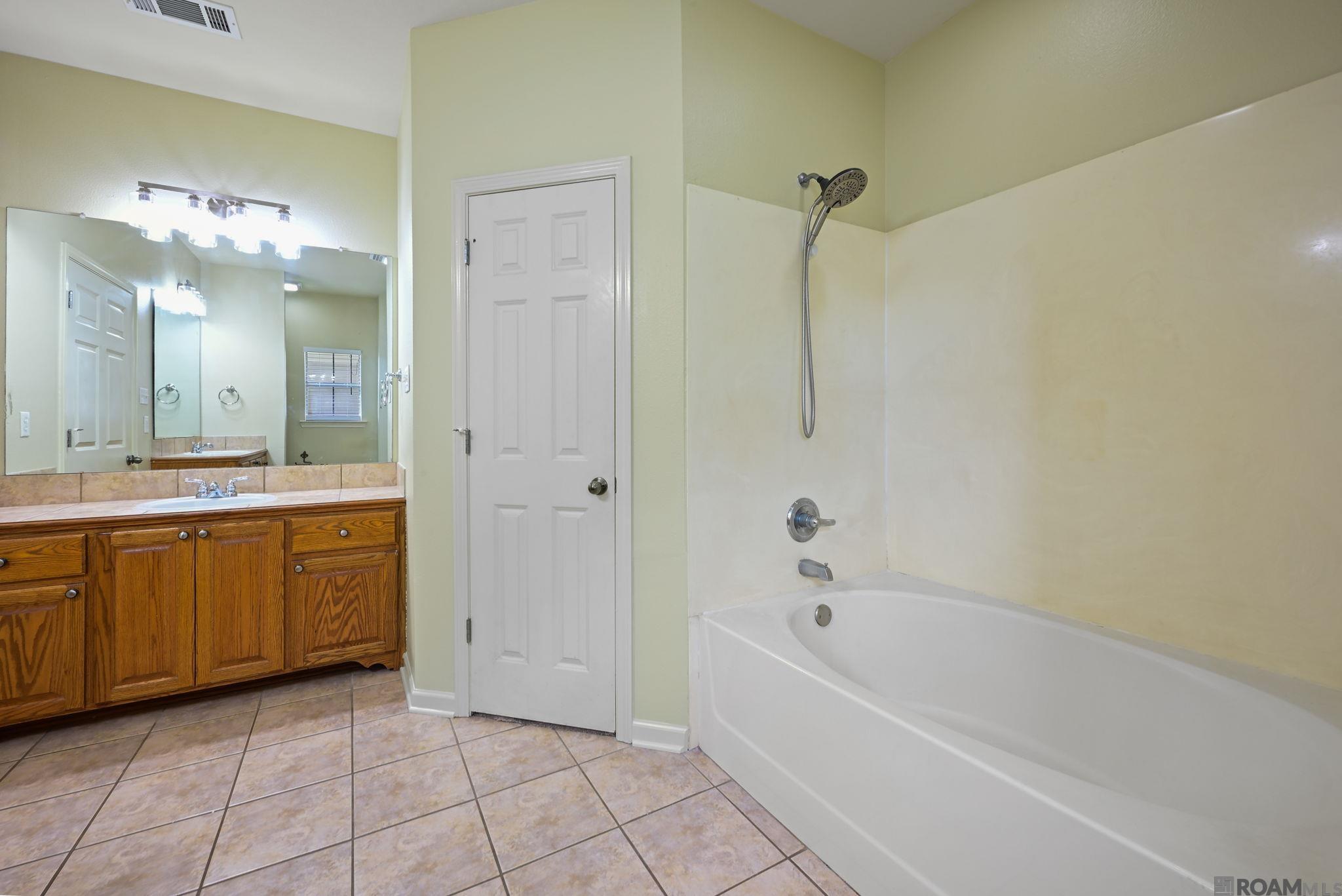 40403 Cross Creek Ave, Gonzales, LA, 70737