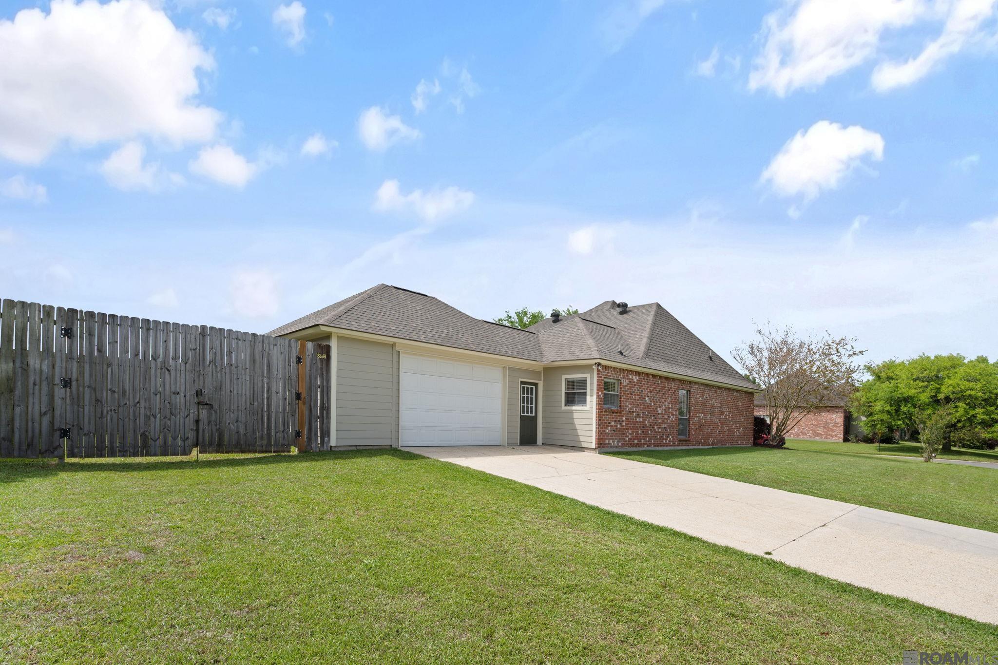 40403 Cross Creek Ave, Gonzales, LA, 70737