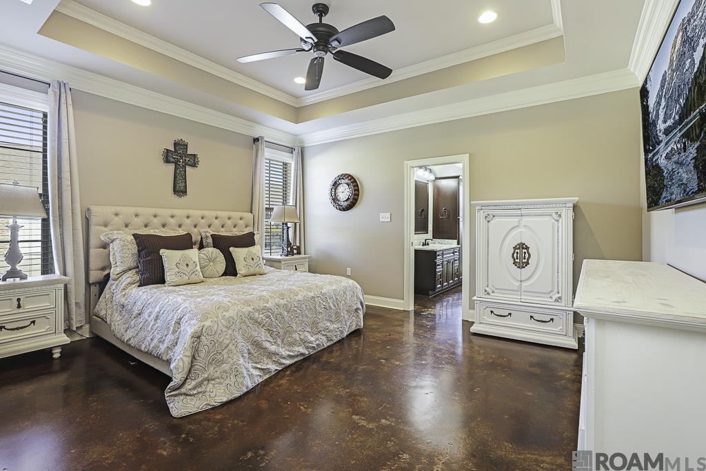 11090 Toria Ln, St Amant, LA, 70774