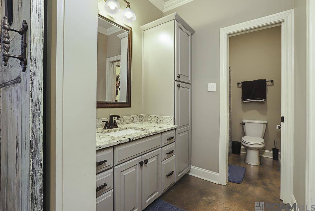 11090 Toria Ln, St Amant, LA, 70774