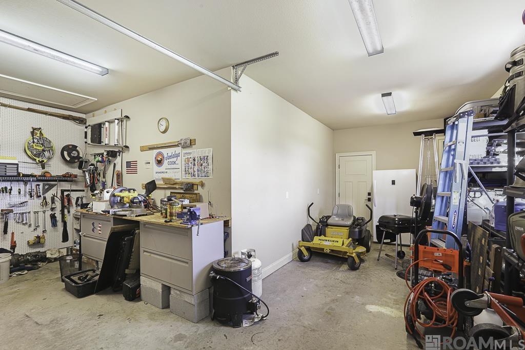 11090 Toria Ln, St Amant, LA, 70774