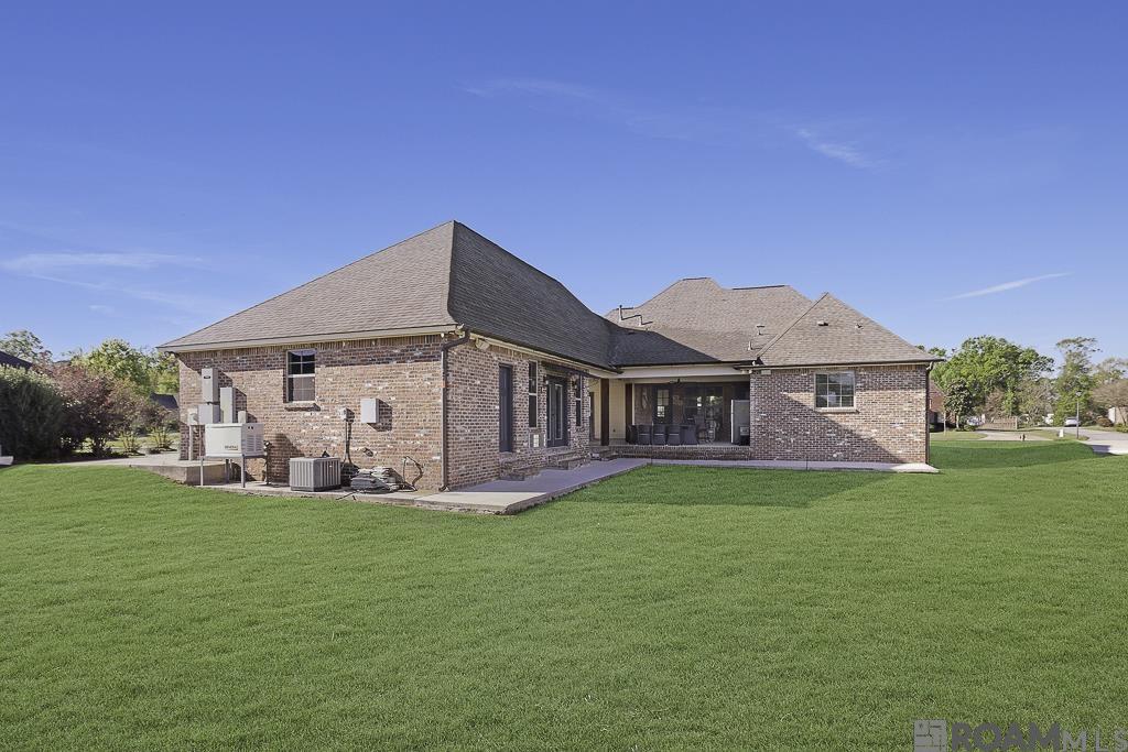11090 Toria Ln, St Amant, LA, 70774