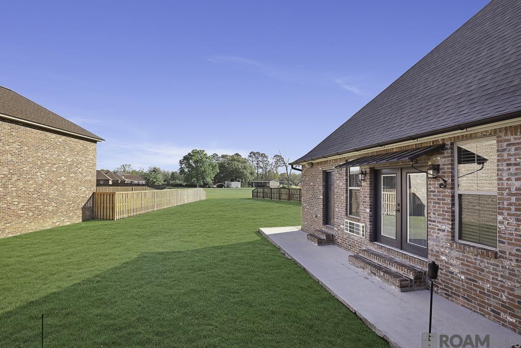 11090 Toria Ln, St Amant, LA, 70774