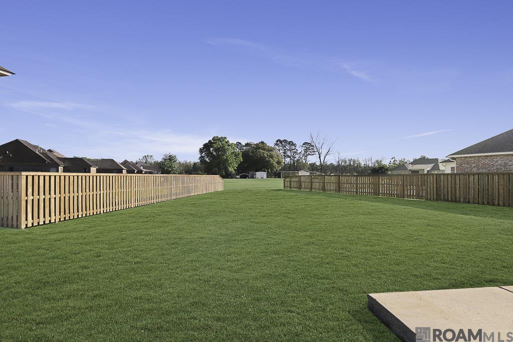11090 Toria Ln, St Amant, LA, 70774