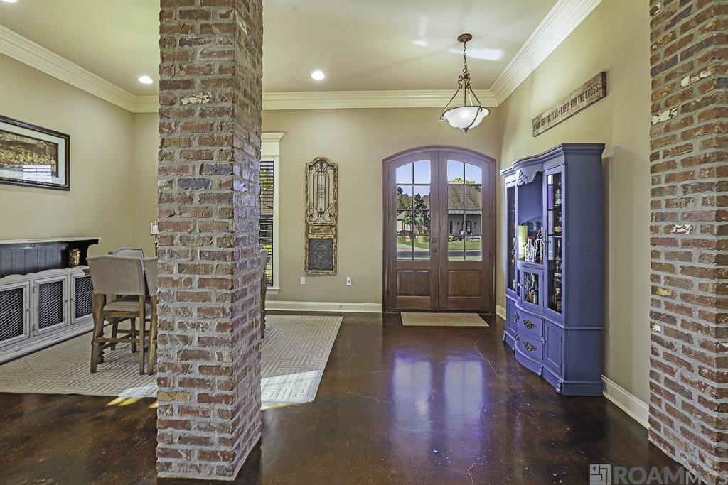 11090 Toria Ln, St Amant, LA, 70774