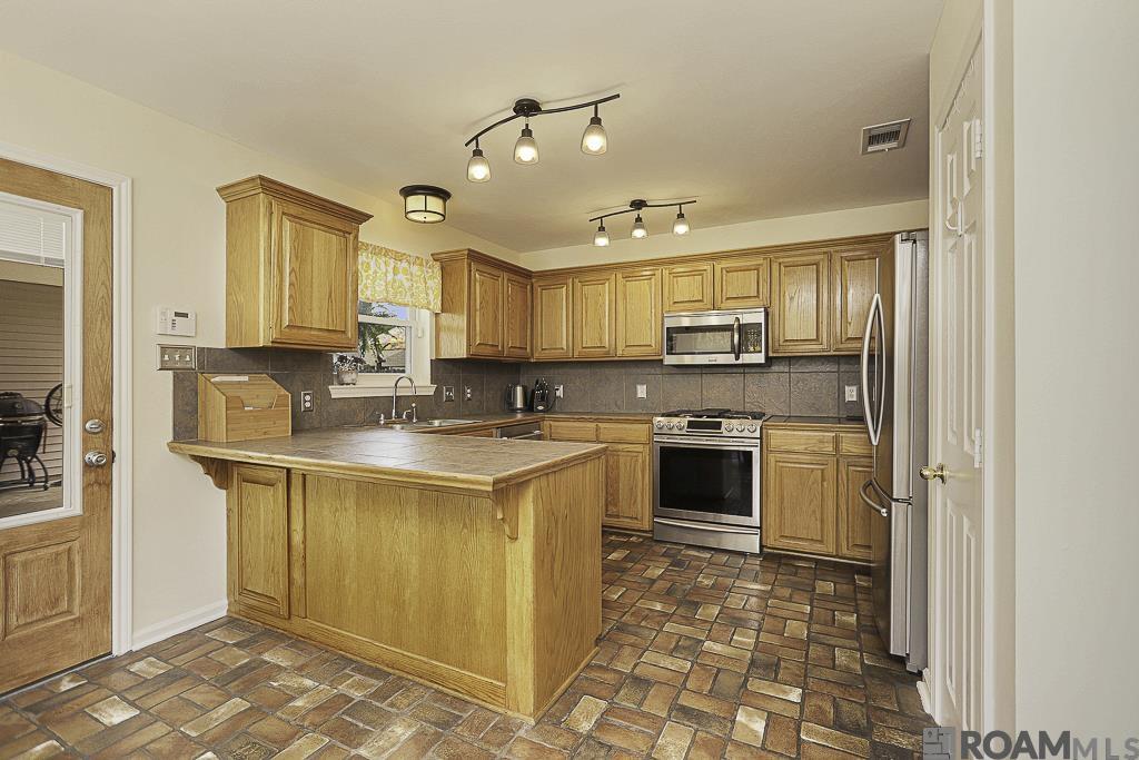 38330 Duplessis Rd, Prairieville, LA, 70769