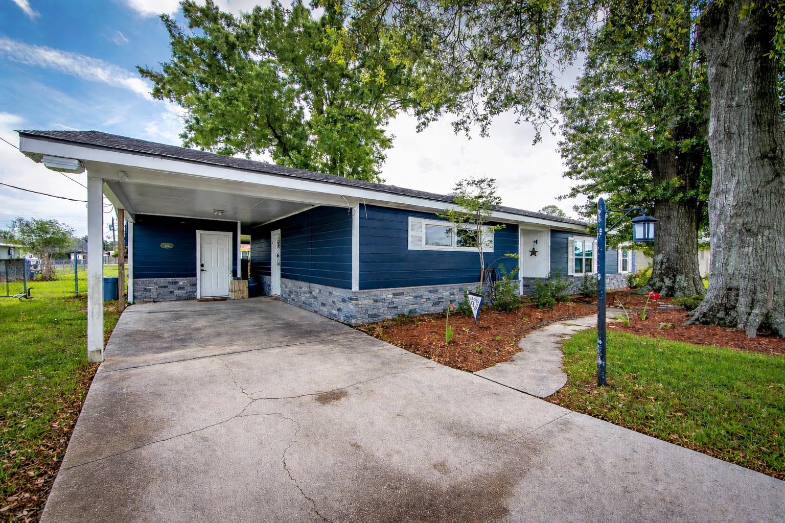 305 Wisteria St, Thibodaux, LA, 70301