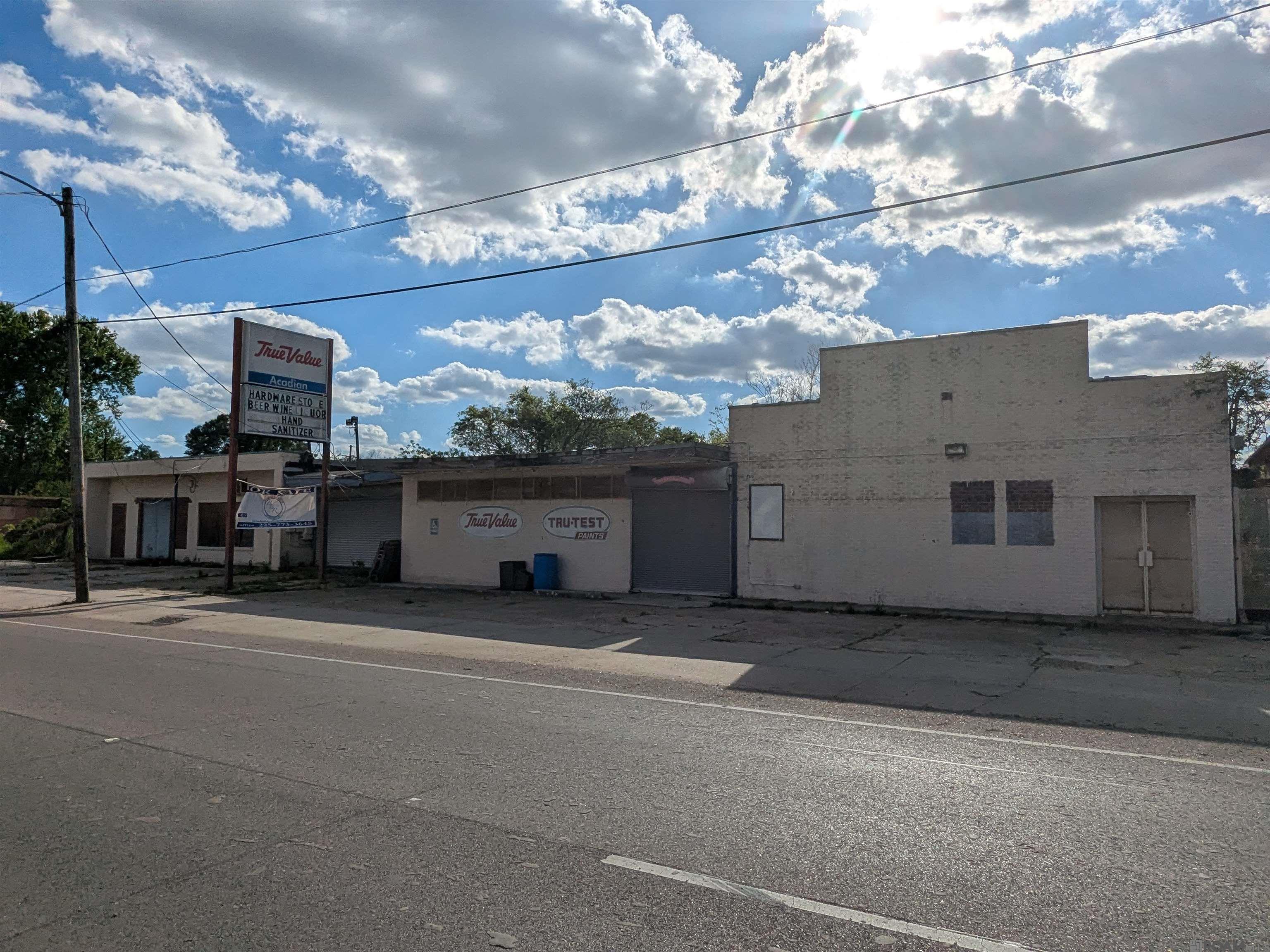 1733 N Acadian Thwy, Baton Rouge, LA, 70802