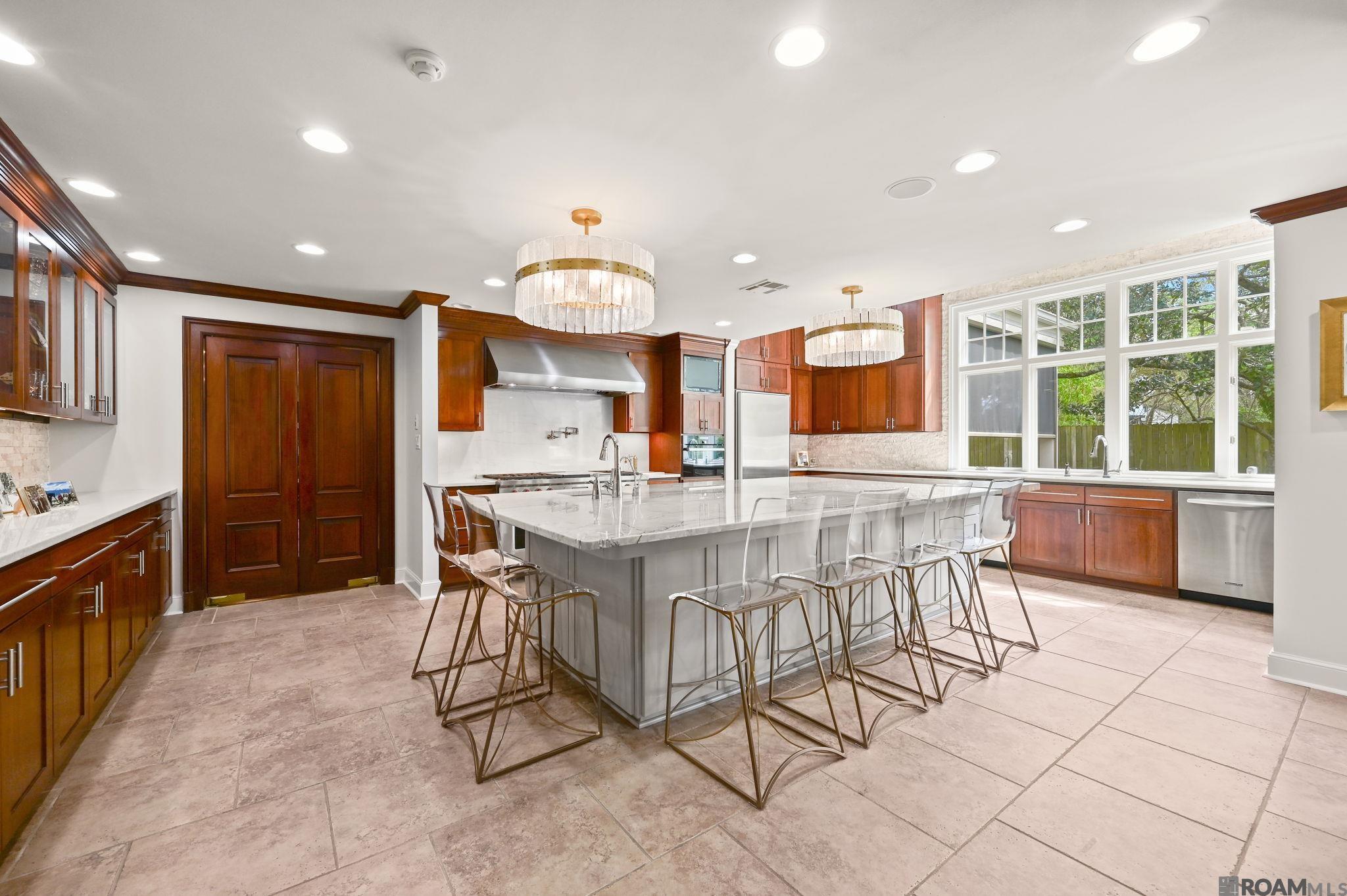 8110 Old Hammond Hwy, Baton Rouge, LA, 70809